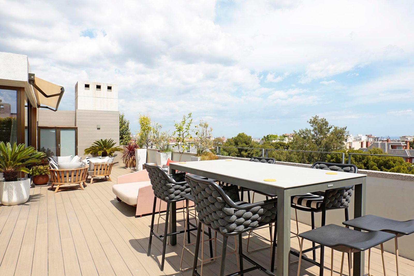 3-bedroom, 4-bathroom 240m² penthouse for sale in Pedralbes, Barcelona - photo 3 of 48