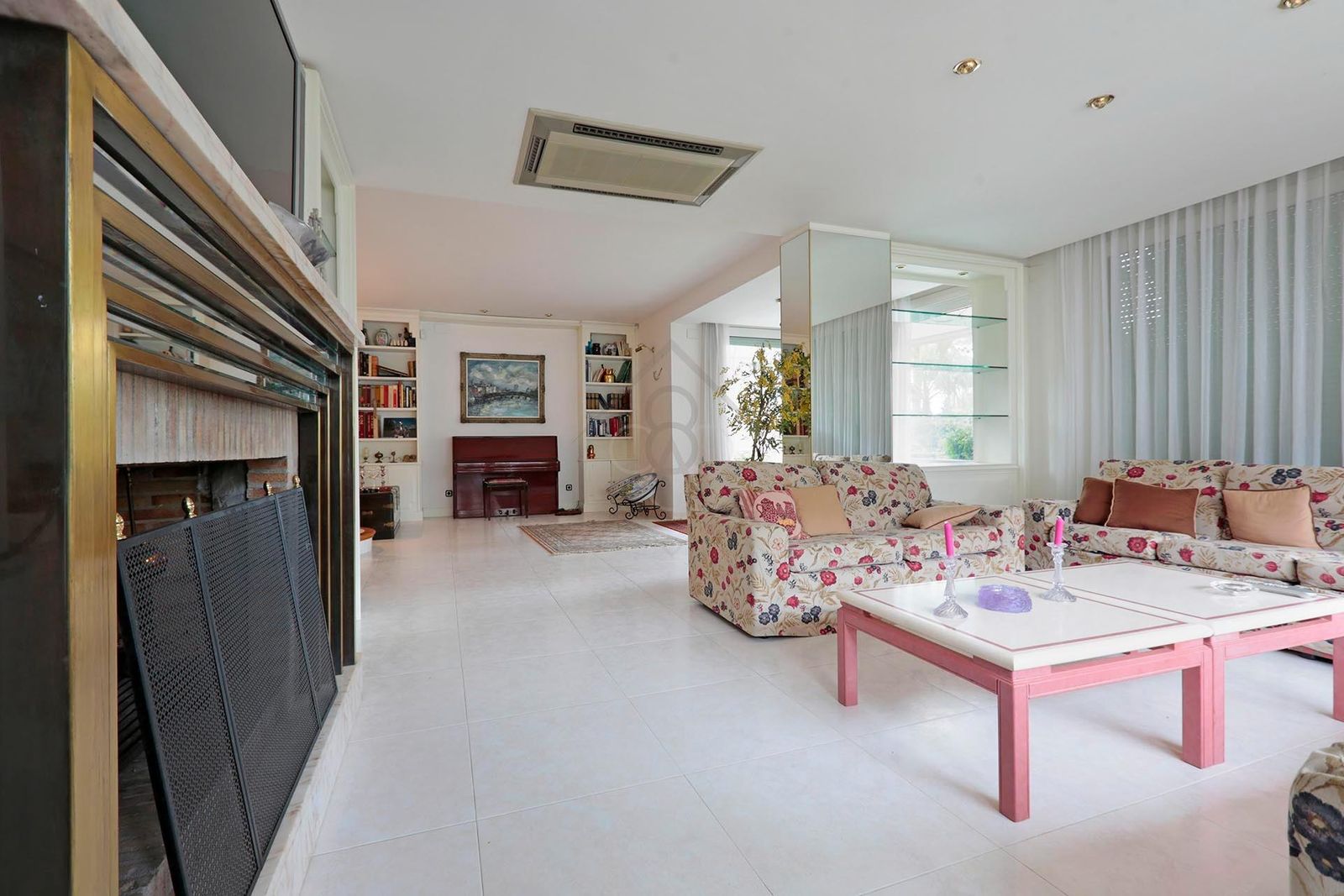 Casa de 6 dormitorios, 4 baños y 320m² en venta en Roda de Berà, Roda de Berà - foto 40 de 43