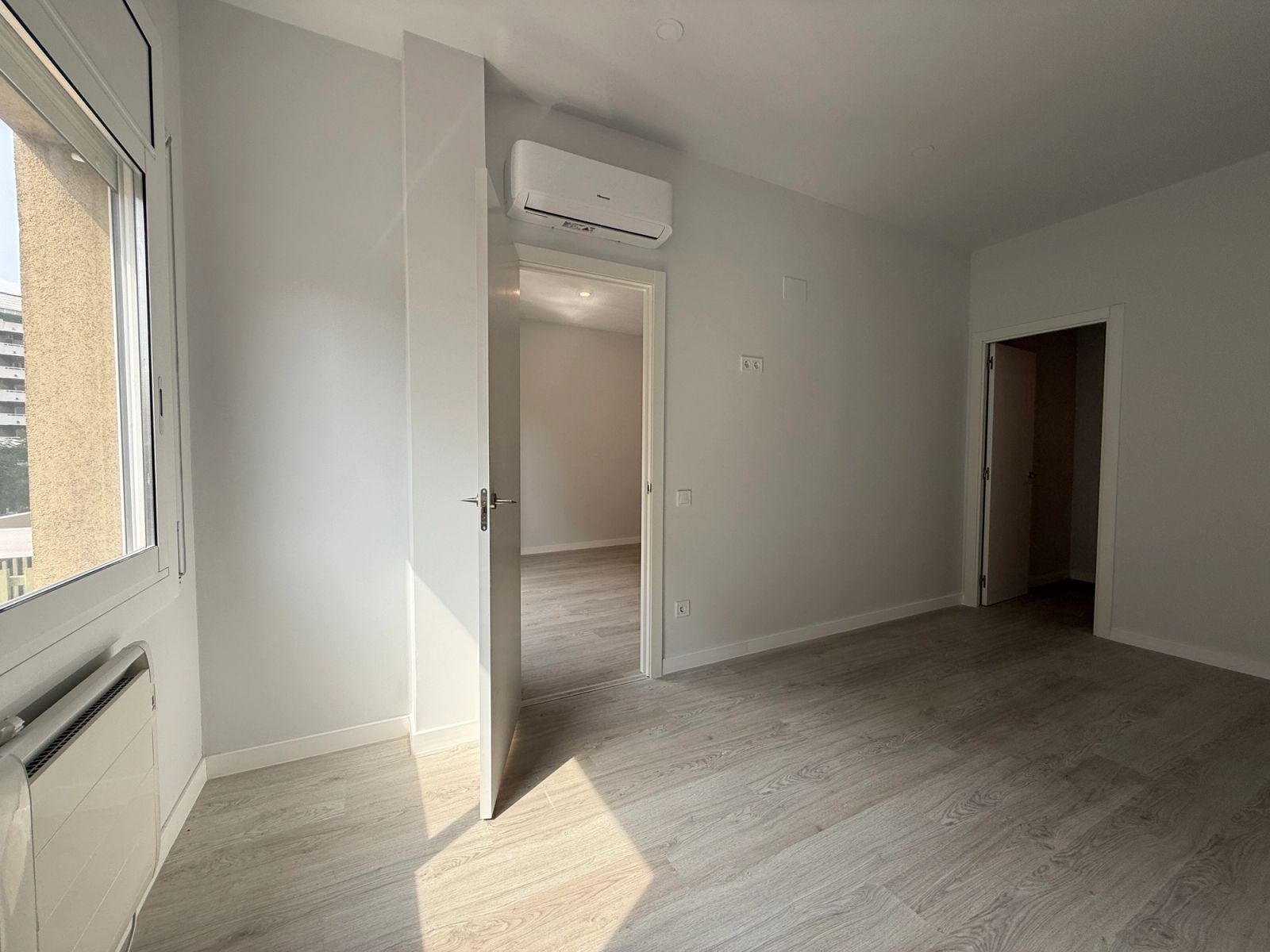 Piso de 4 dormitorios, 2 baños y 114m² en venta en Eixample, Barcelona - foto 3 de 11