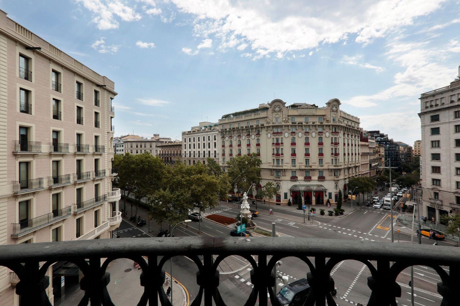 Piso de 2 dormitorios, 2 baños y 110m² en venta en Passeig de Gràcia, Barcelona - foto 4 de 27