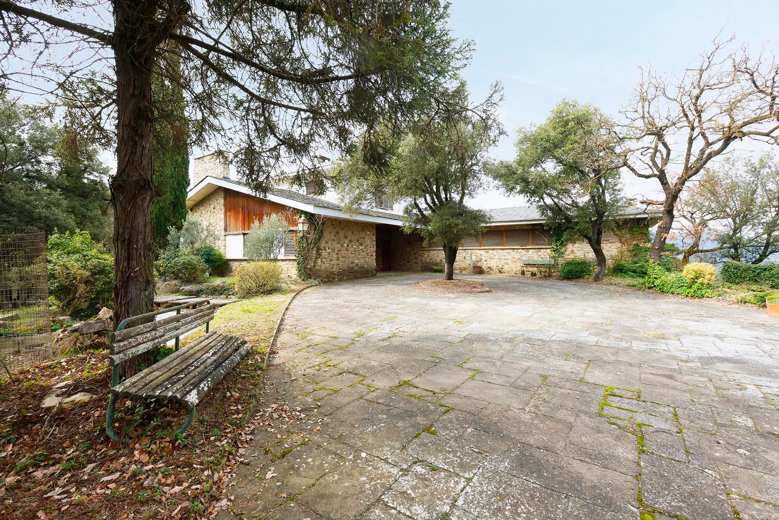 7-bedroom, 5-bathroom 365m² house for sale in Monistrol de Calders, Barcelona - photo 4 of 14