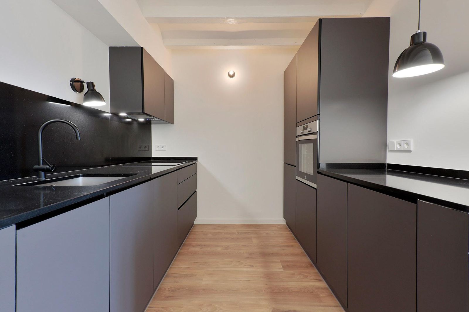 Piso de 2 dormitorios, 2 baños y 80m² en venta en Sant Antoni, Barcelona - foto 9 de 21