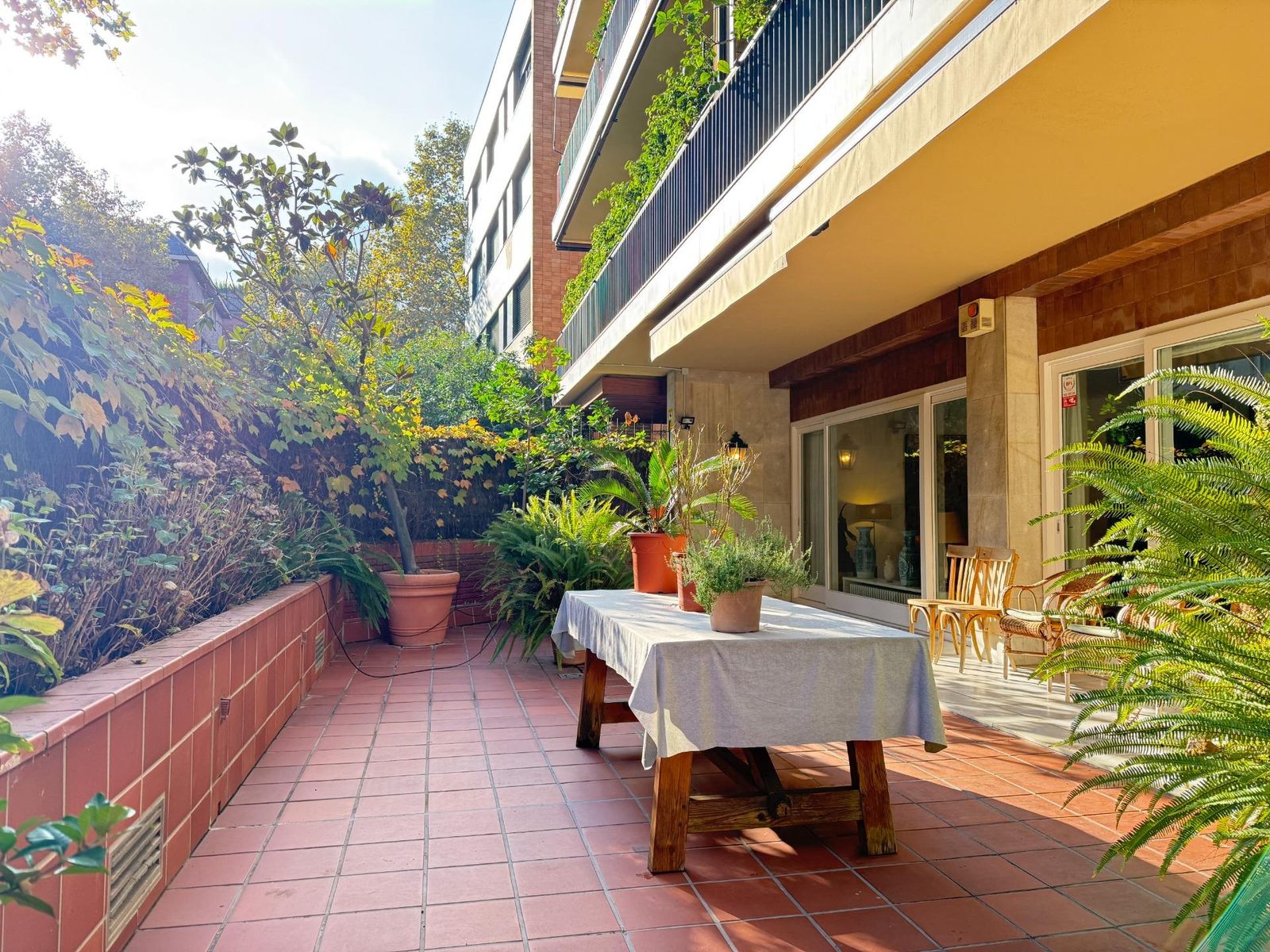 Apartamento de 3 dormitorios, 2 baños y 150m² en venta en Les Tres Torres, Barcelona - foto 56 de 57