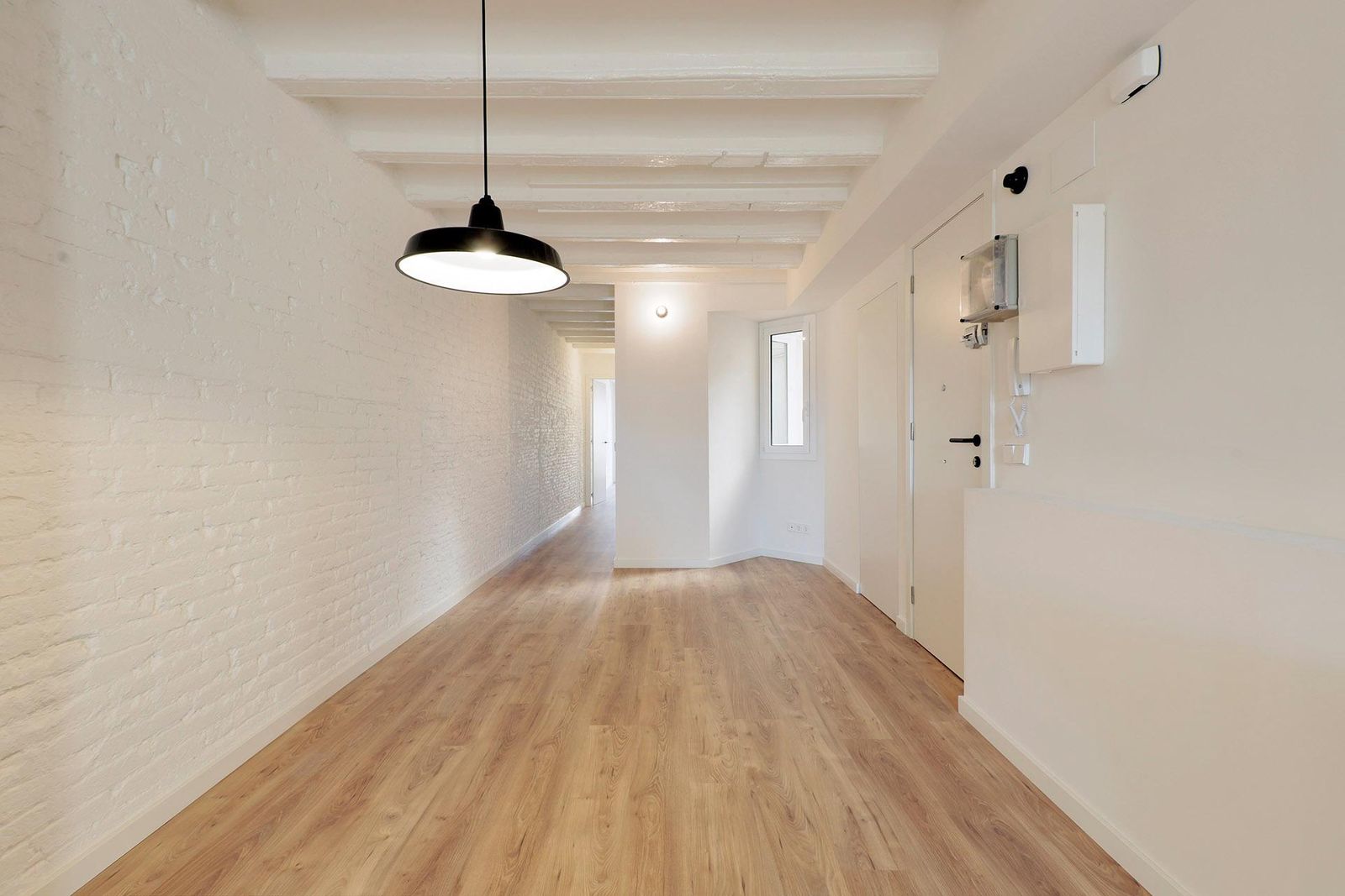 Piso de 2 dormitorios, 2 baños y 80m² en venta en Sant Antoni, Barcelona - foto 11 de 21