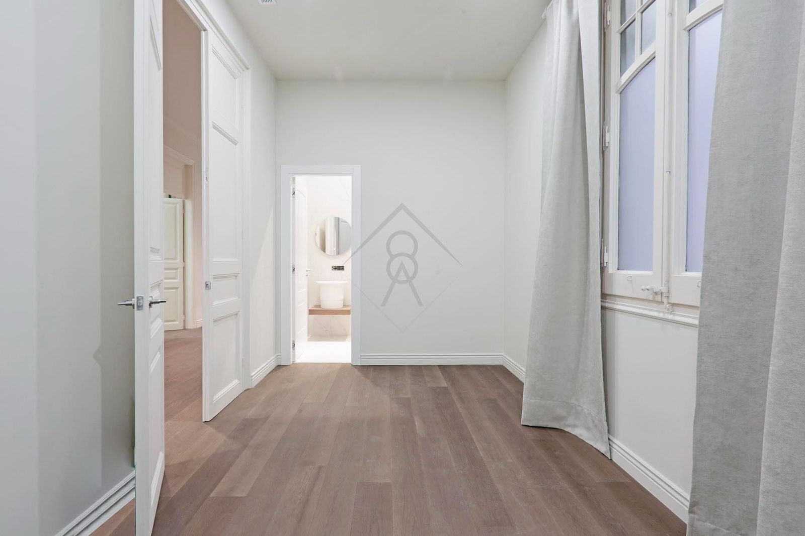 Apartamento de 4 dormitorios, 4 baños y 236m² en venta en Eixample, Barcelona - foto 15 de 33