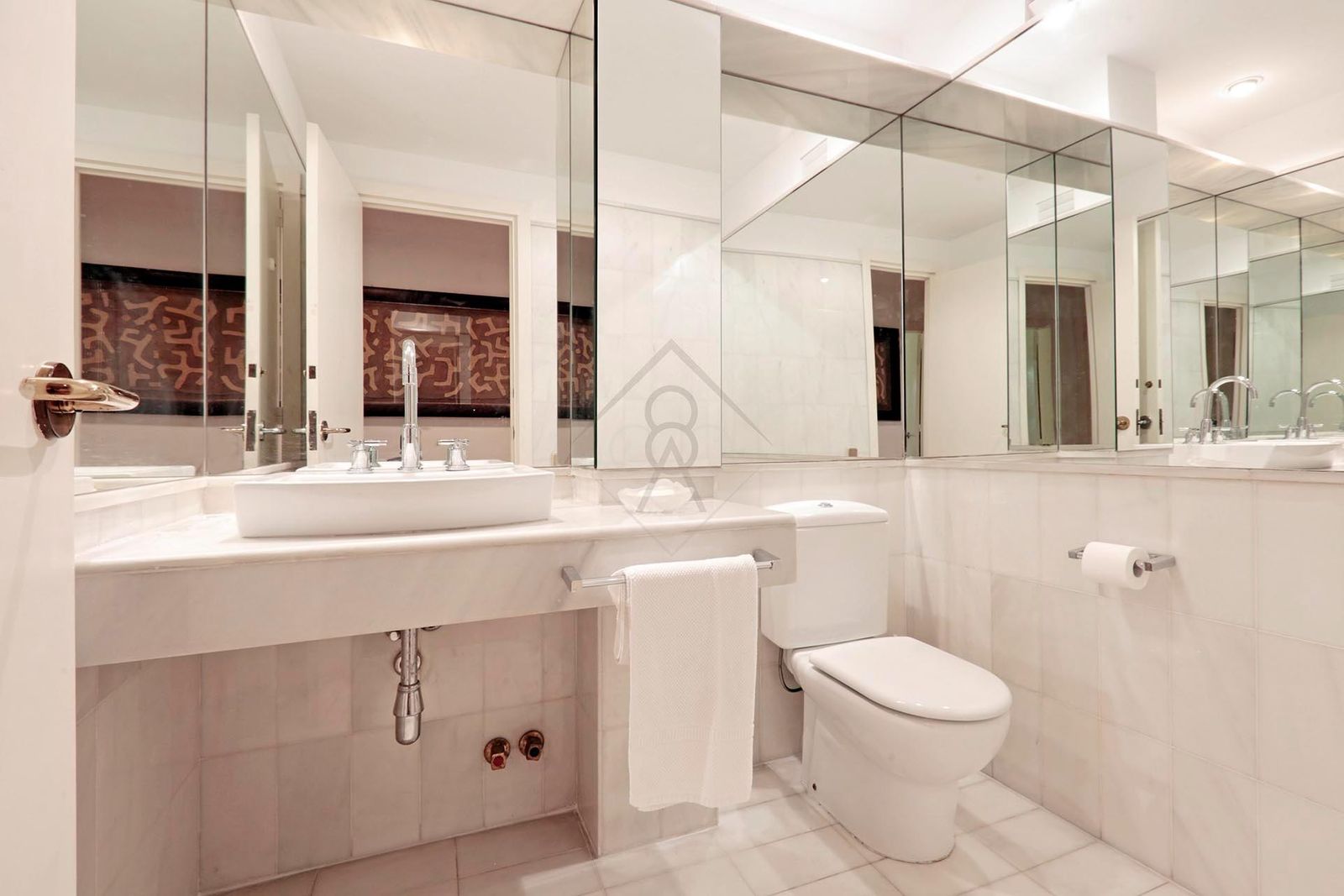 Apartamento de 3 dormitorios, 2 baños y 150m² en venta en Les Tres Torres, Barcelona - foto 24 de 57