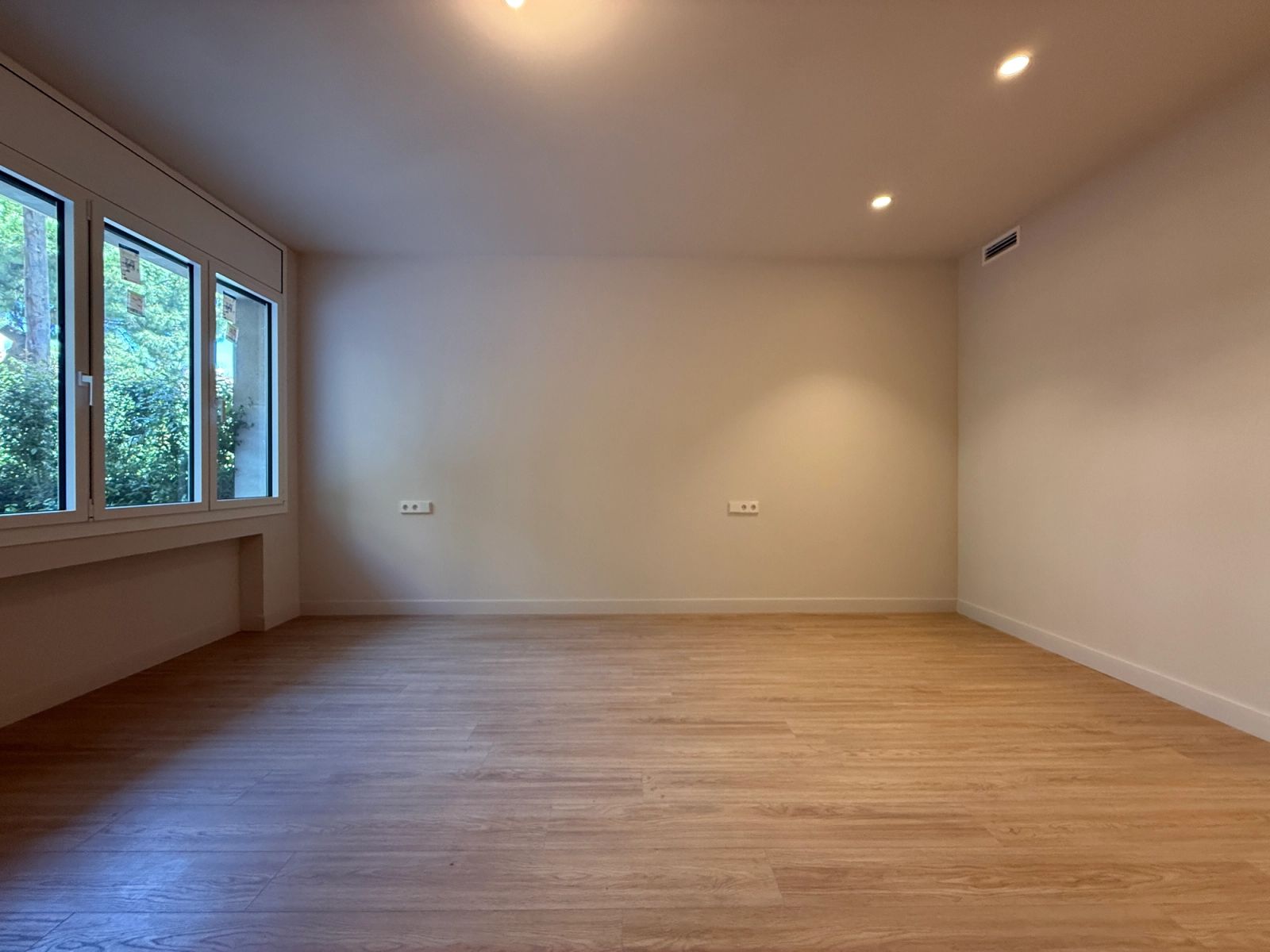 Piso de 4 dormitorios, 3 baños y 212m² en venta en Sant Gervasi, Barcelona - foto 6 de 27
