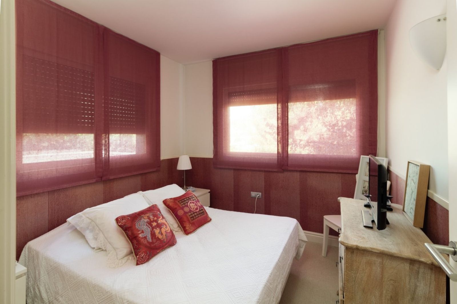 Casa de 6 dormitorios, 4 baños y 346m² en venta en Sant Just Desvern, Sant Just Desvern - foto 21 de 23