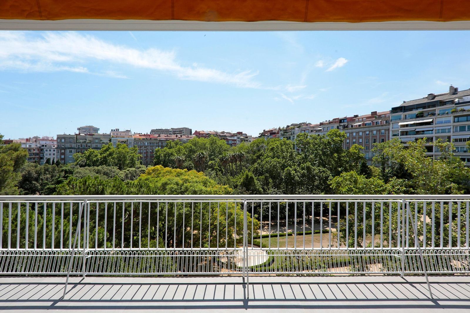 Apartamento de 6 dormitorios, 6 baños y 600m² en venta en Turó Park, Barcelona - foto 5 de 50