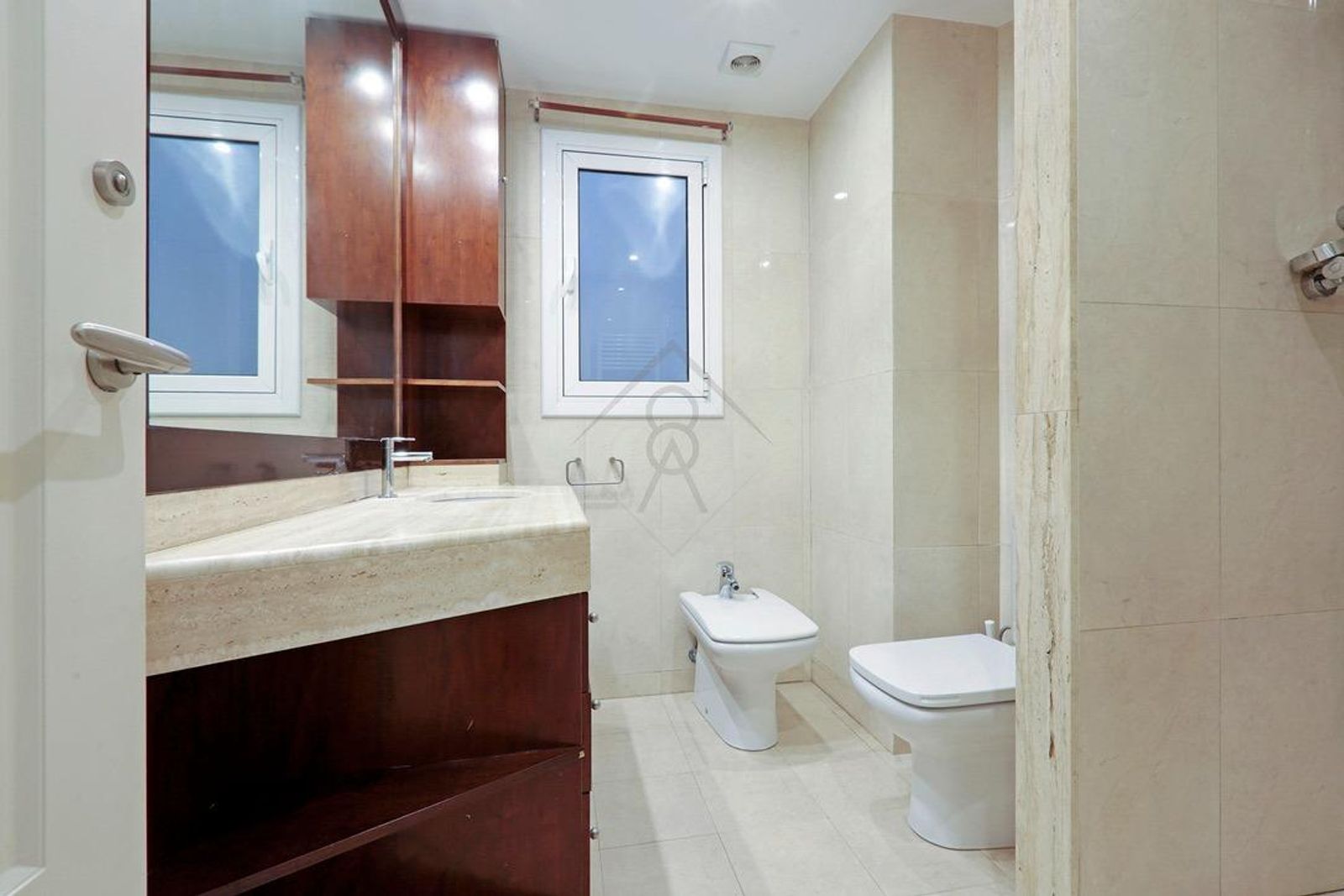 Apartamento de 4 dormitorios, 2 baños y 150m² en venta en Les Tres Torres, Barcelona - foto 11 de 30