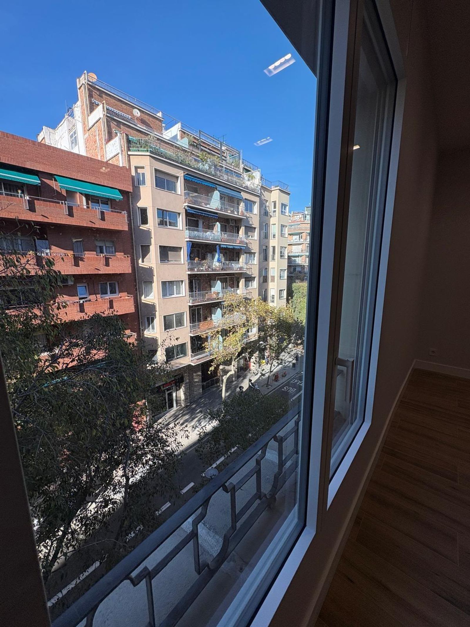 Piso de 4 dormitorios, 2 baños y 140m² en venta en Eixample, Barcelona - foto 8 de 37