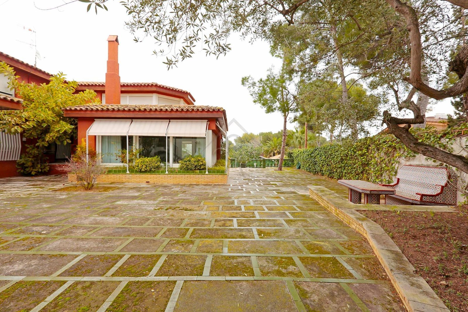 Casa de 6 dormitorios, 4 baños y 320m² en venta en Roda de Berà, Roda de Berà - foto 16 de 43