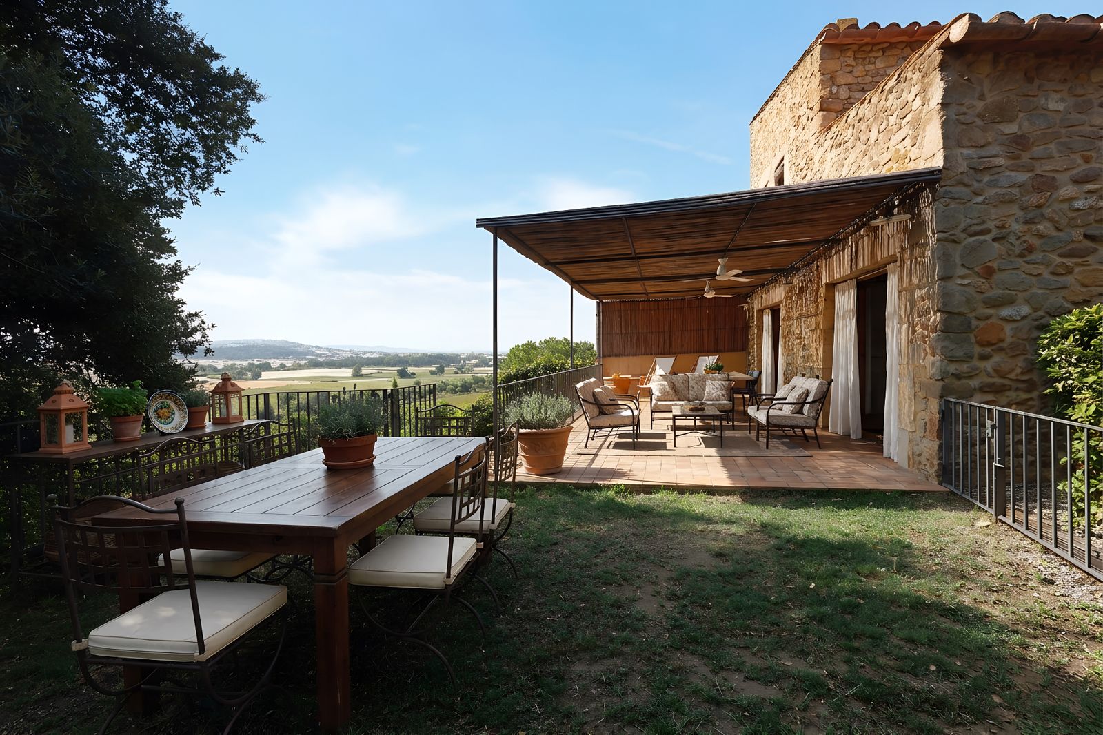Propiedad de 3 dormitorios, 3 baños y 260m² en venta en Castell del Emporda, La Bisbal - foto 50 de 50