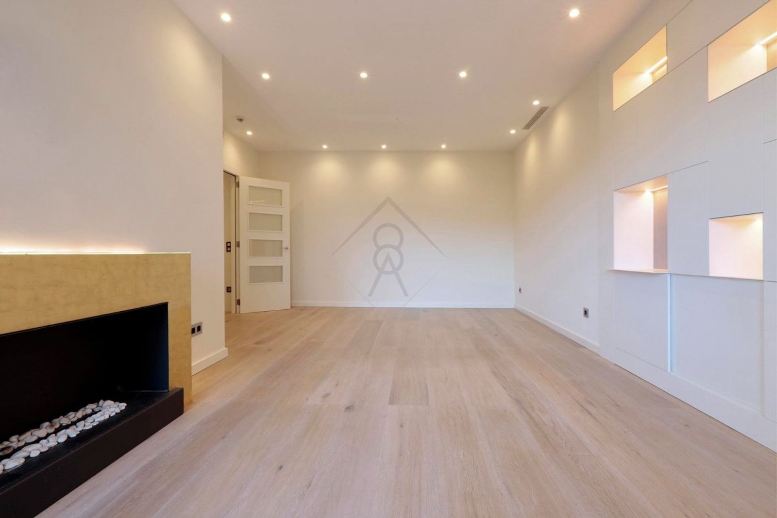 Apartamento de 3 dormitorios, 2 baños y 114m² en venta en Les Corts, Barcelona - foto 2 de 39