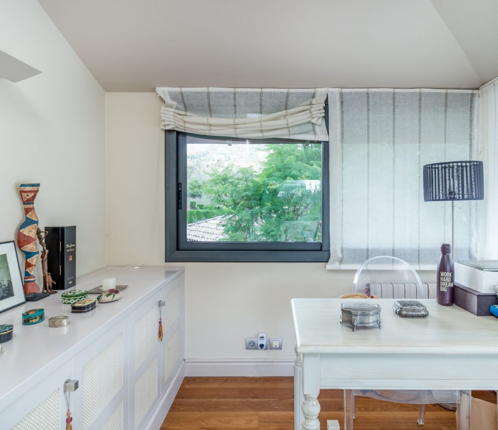 Casa de 6 dormitorios, 4 baños y 346m² en venta en Sant Just Desvern, Sant Just Desvern - foto 15 de 23