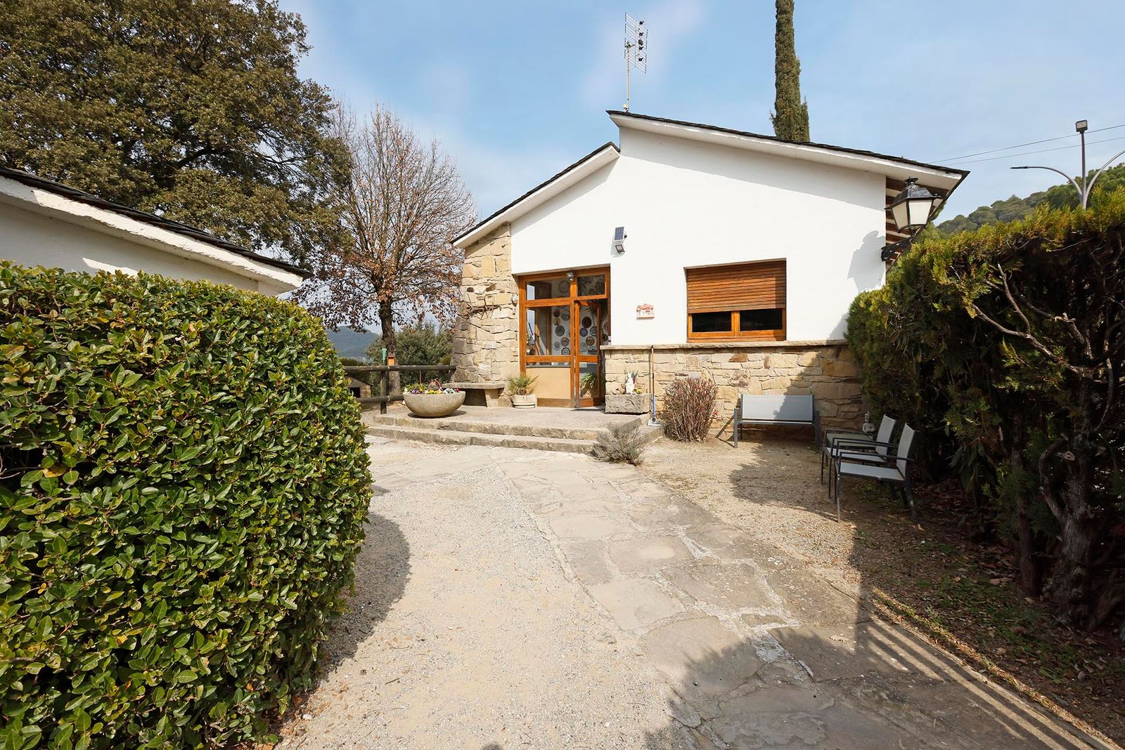 7-bedroom, 5-bathroom 365m² house for sale in Monistrol de Calders, Barcelona - photo 2 of 14