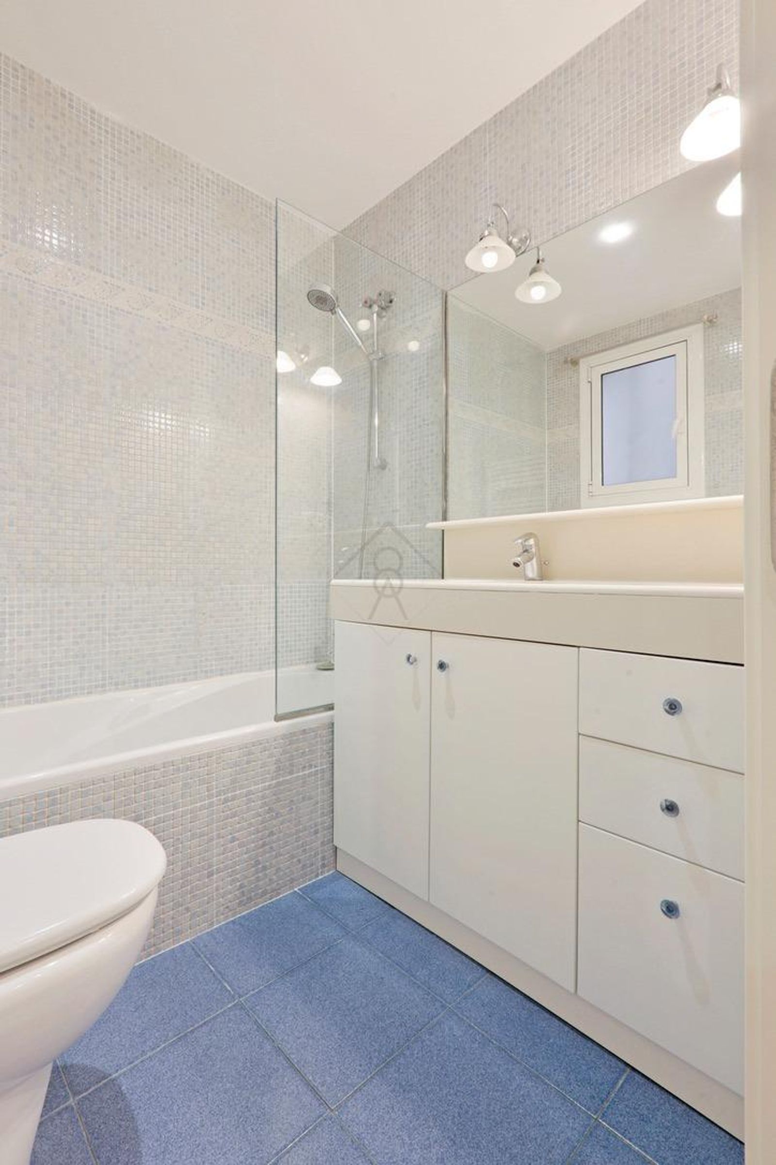 Apartamento de 4 dormitorios, 2 baños y 150m² en venta en Les Tres Torres, Barcelona - foto 25 de 30