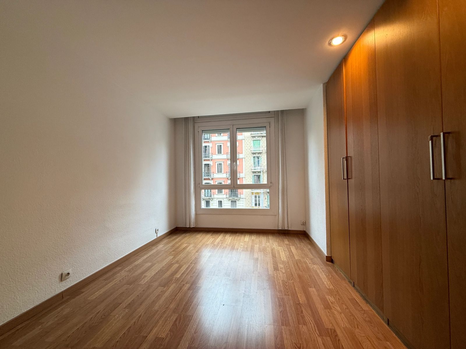 Piso de 4 dormitorios, 2 baños y 96m² en venta en Eixample, Barcelona - foto 29 de 30