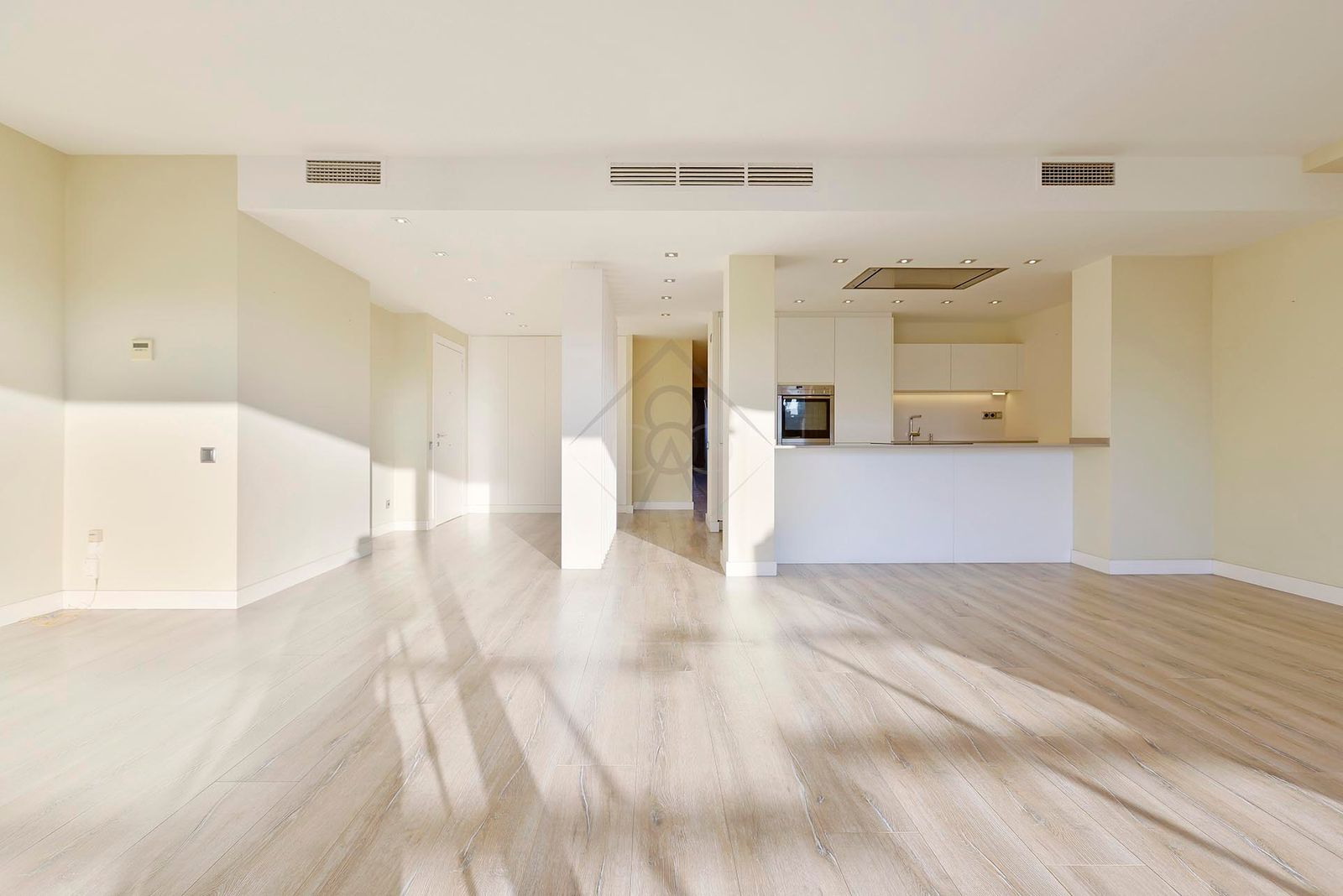 Piso de 3 dormitorios, 3 baños y 130m² en alquiler de temporada en Les Corts, Barcelona - foto 9 de 27