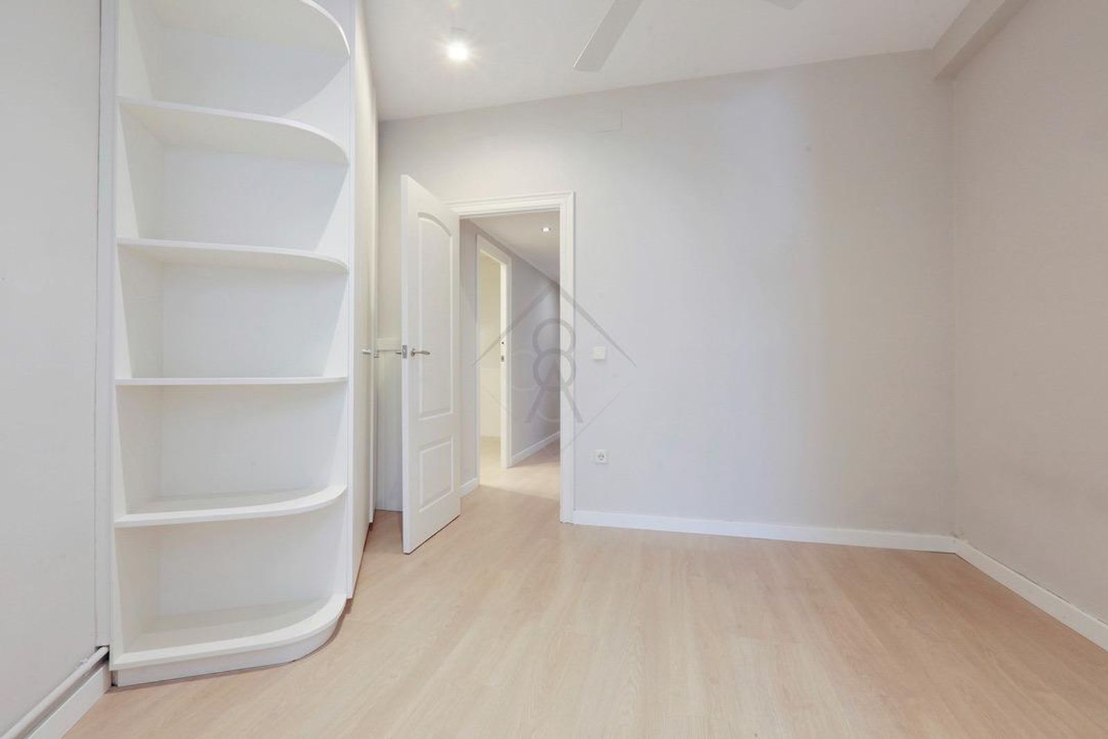 Apartamento de 4 dormitorios, 2 baños y 150m² en venta en Les Tres Torres, Barcelona - foto 28 de 30