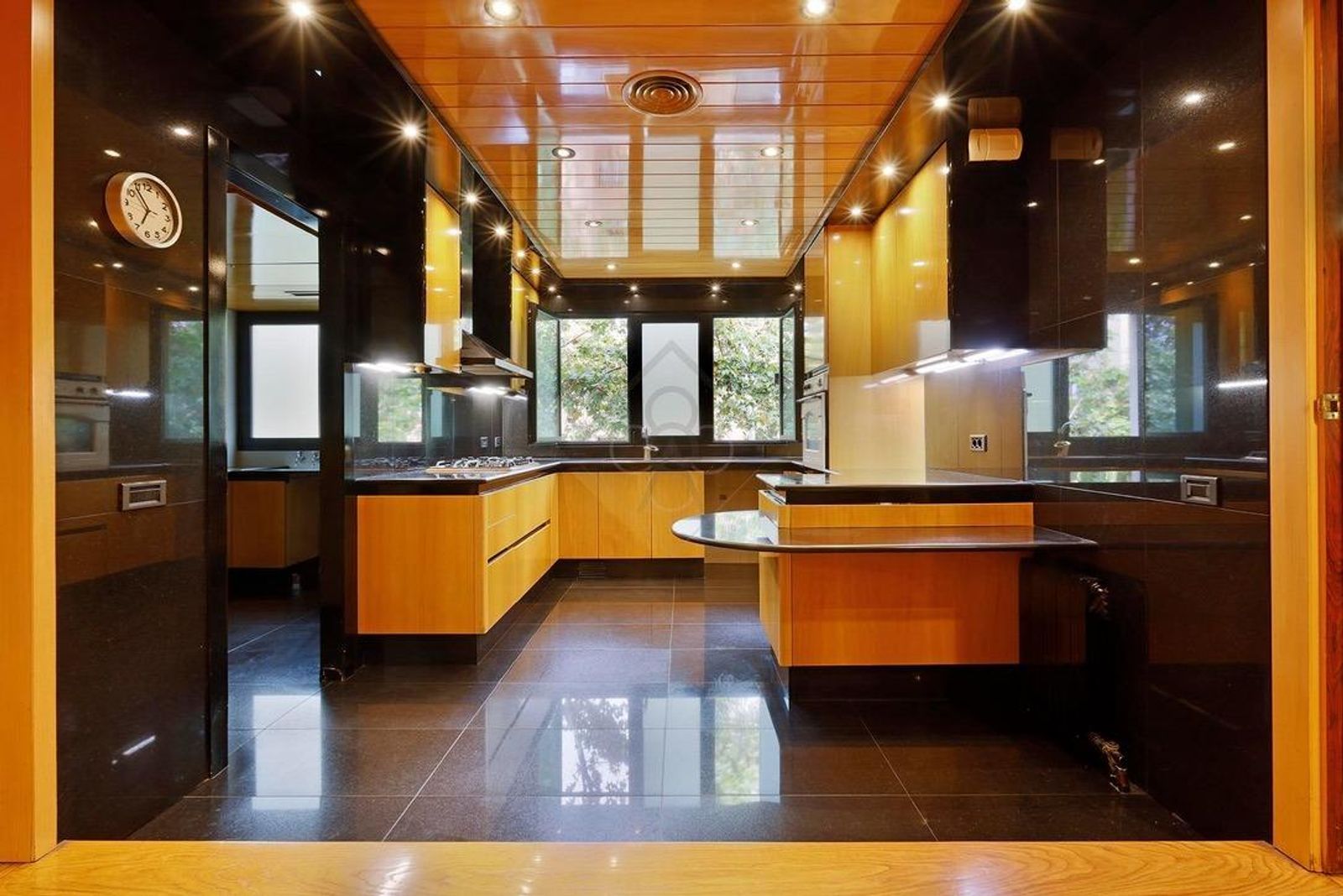 Piso de 5 dormitorios, 4 baños y 285m² en venta en Turó Park, Barcelona  - foto 25 de 45