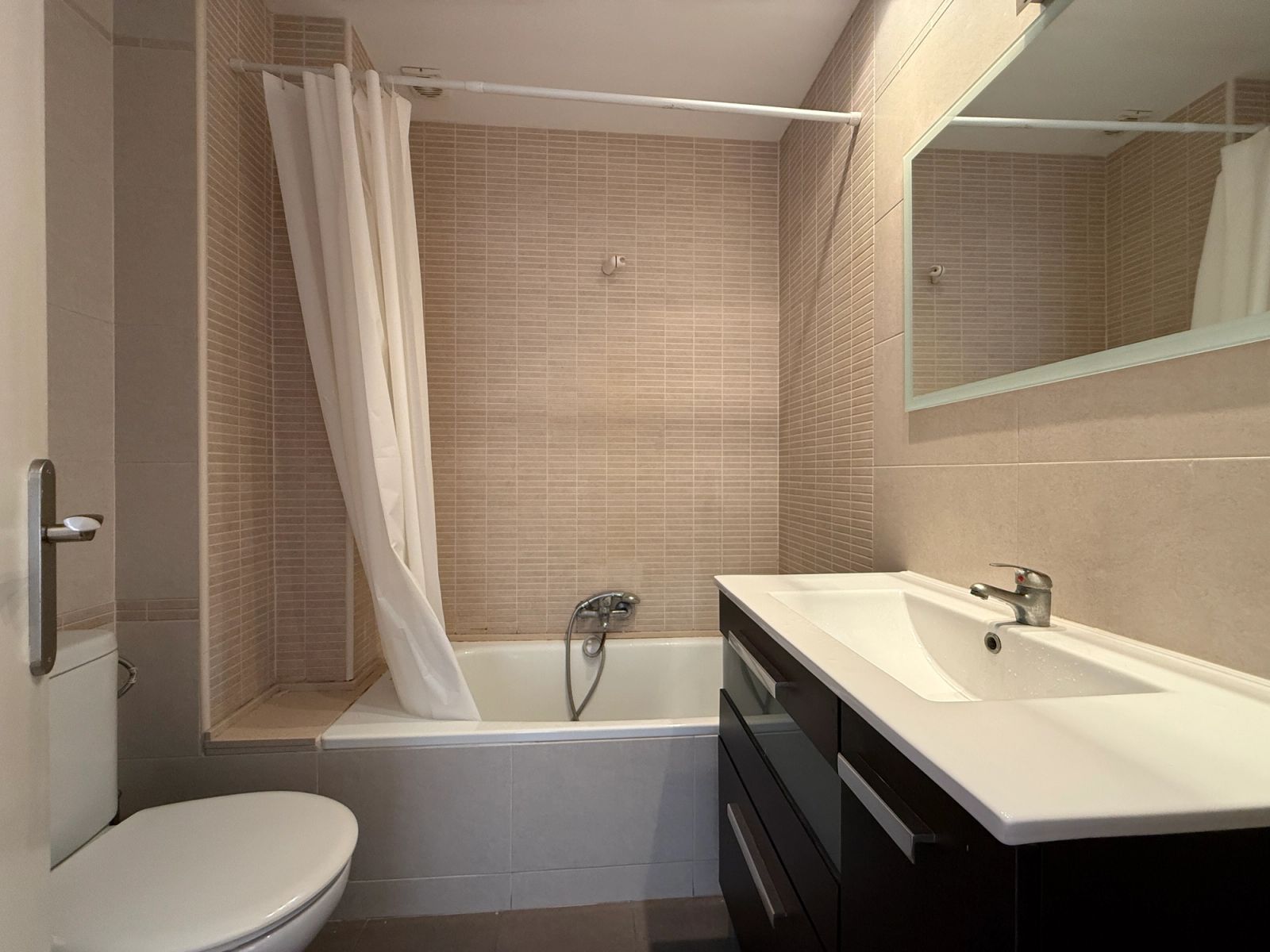 Piso de 4 dormitorios, 2 baños y 96m² en venta en Eixample, Barcelona - foto 8 de 30