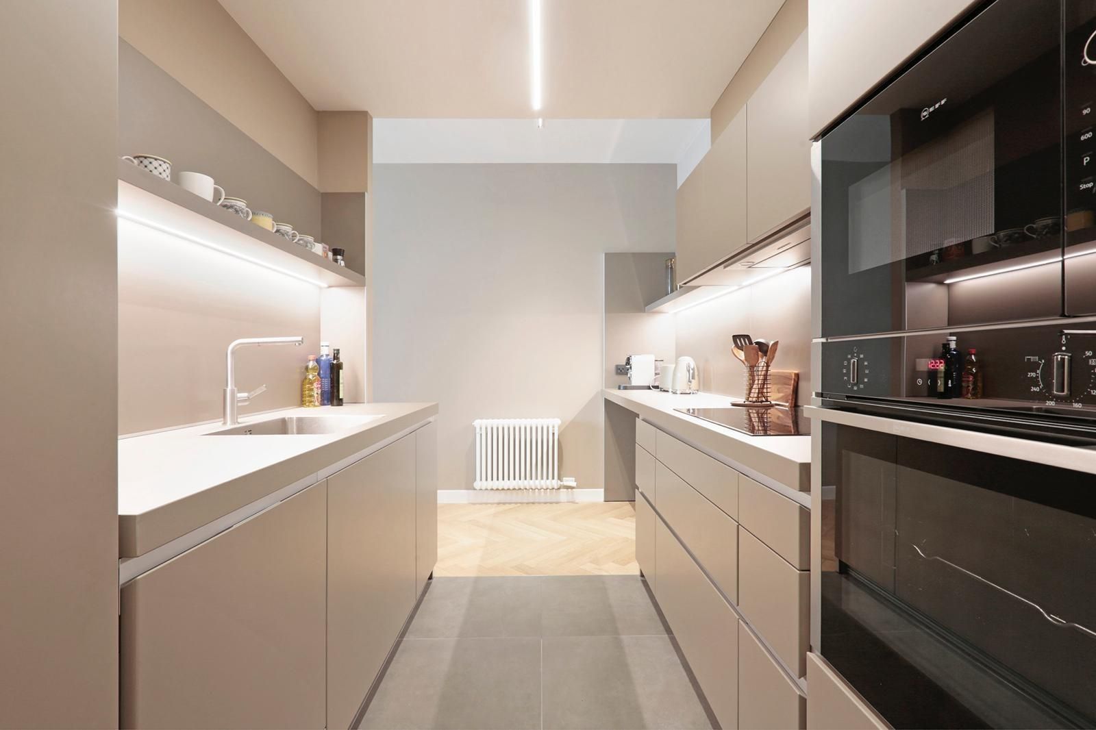 Apartamento de 4 dormitorios, 4 baños y 215m² en venta en Eixample, Barcelona - foto 2 de 12