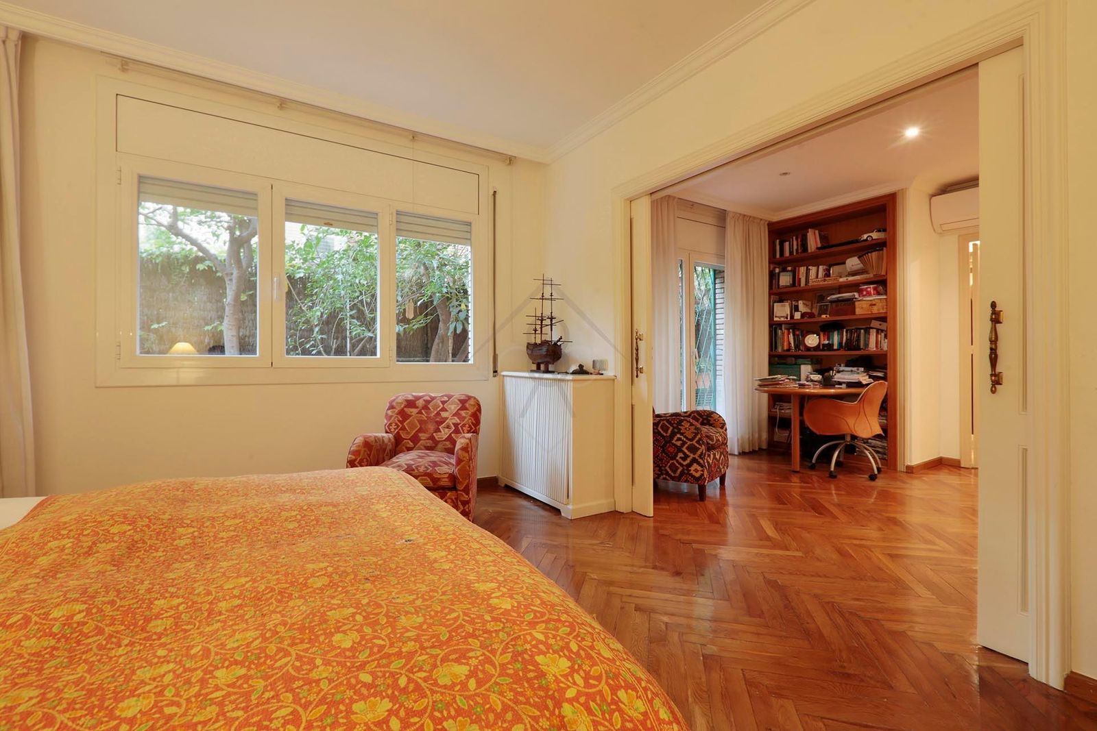 Apartamento de 3 dormitorios, 2 baños y 150m² en venta en Les Tres Torres, Barcelona - foto 32 de 57