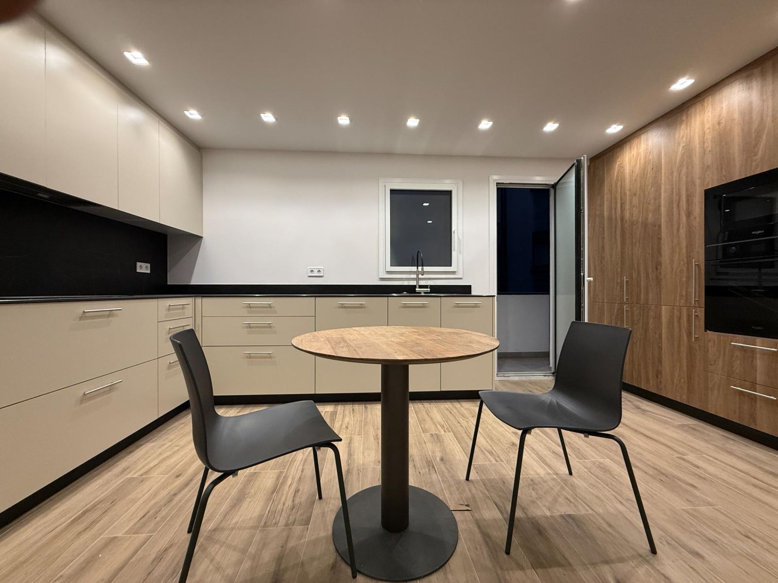 Piso de 4 dormitorios, 2 baños y 140m² en venta en Eixample, Barcelona - foto 9 de 37