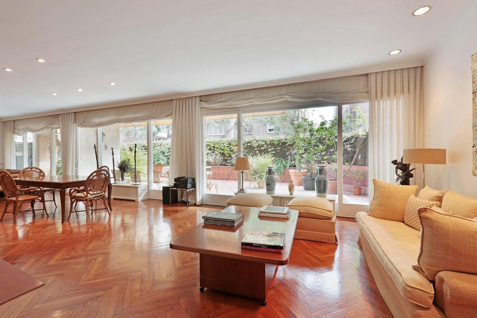 Apartamento de 3 dormitorios, 2 baños y 150m² en venta en Les Tres Torres, Barcelona - foto 6 de 57