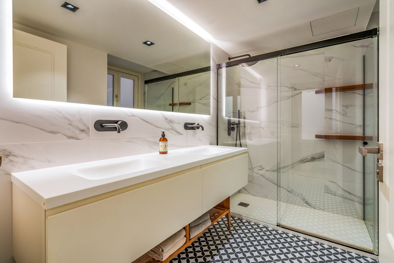 Piso de 3 dormitorios, 3 baños y 146m² en venta en Eixample, Barcelona - foto 23 de 40