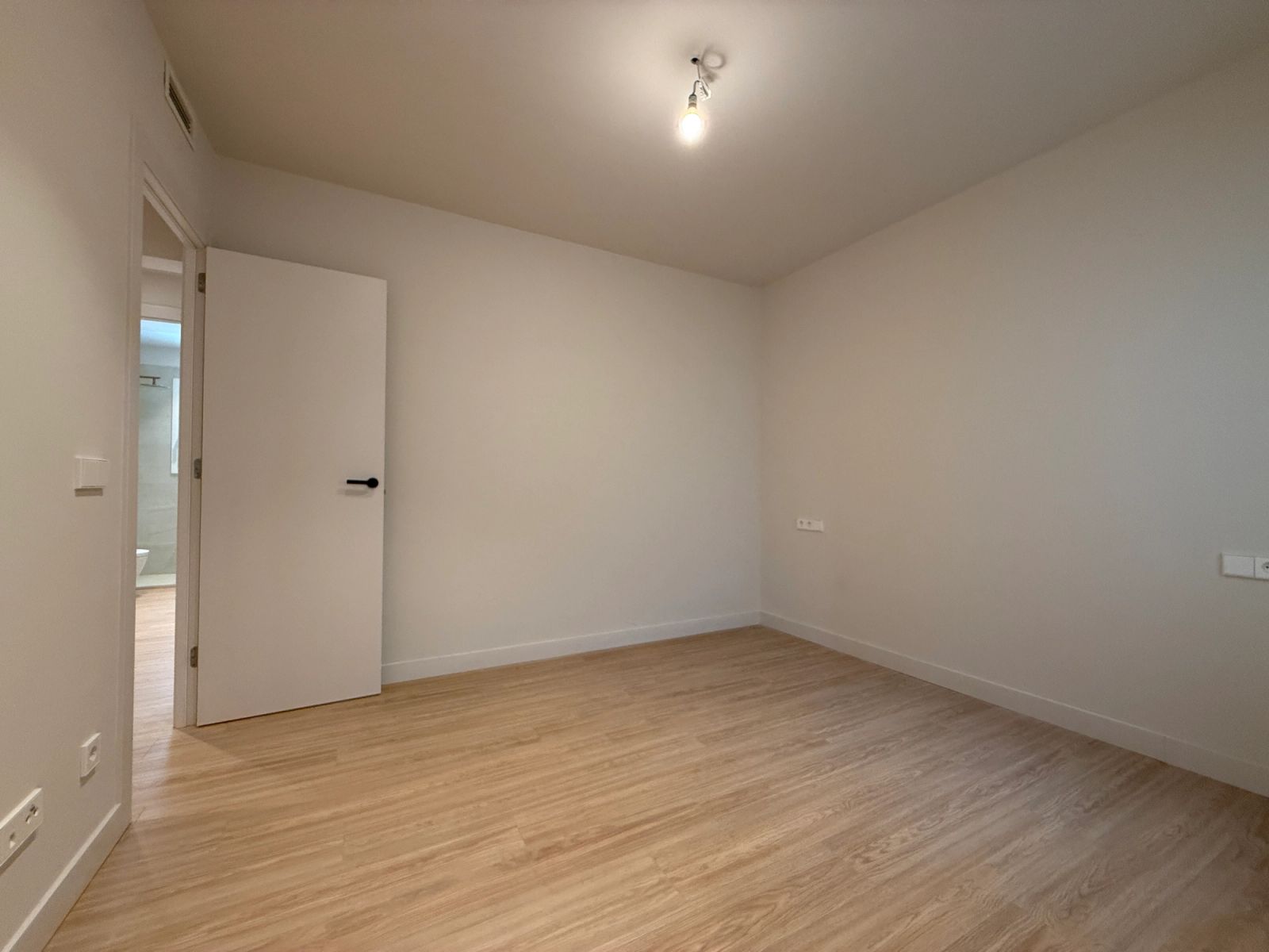 Piso de 4 dormitorios, 3 baños y 212m² en venta en Sant Gervasi, Barcelona - foto 18 de 27
