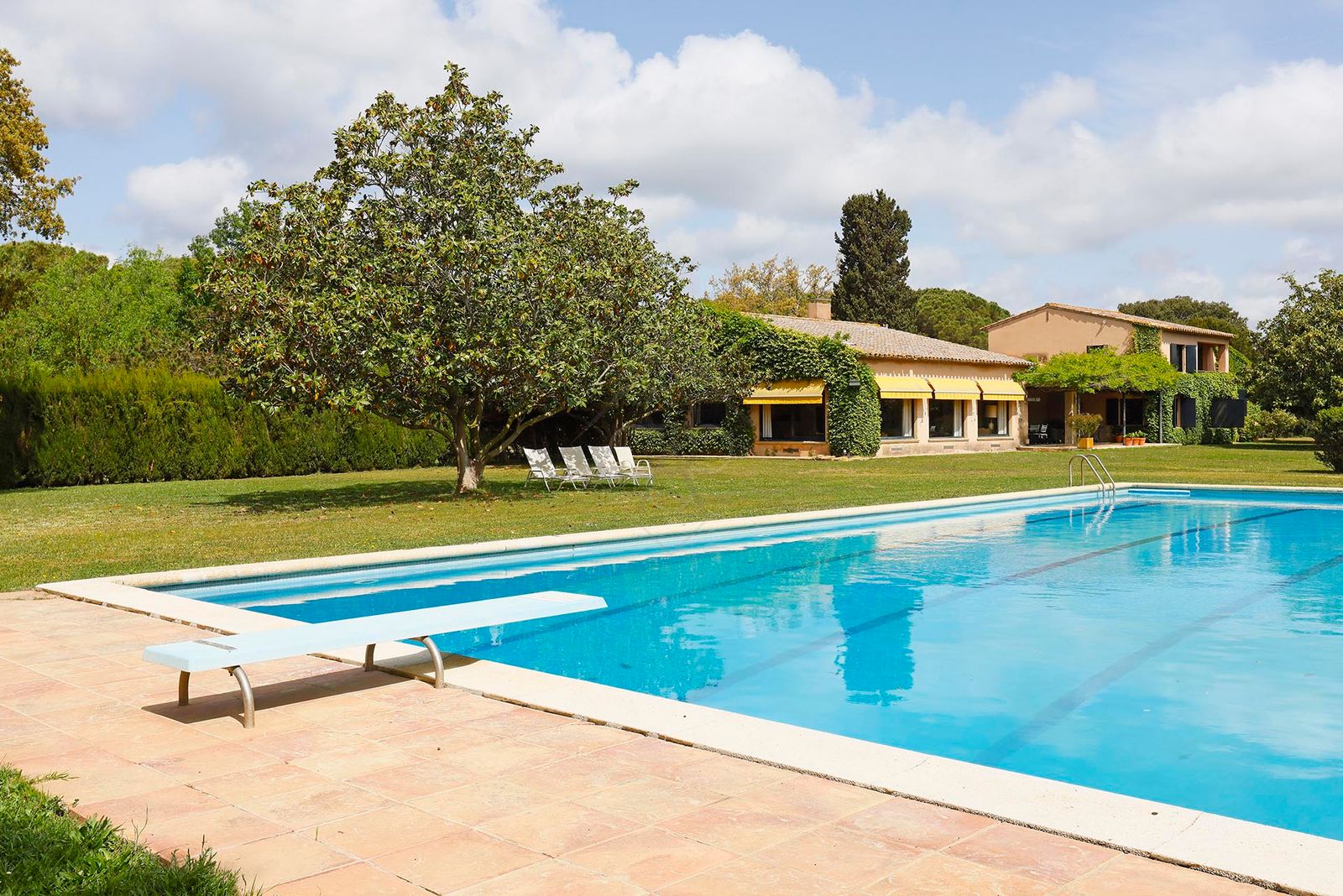 6-bedroom, 6-bathroom 1613m² villa for sale in Mont-Ras, Mont-ras - photo 27 of 35