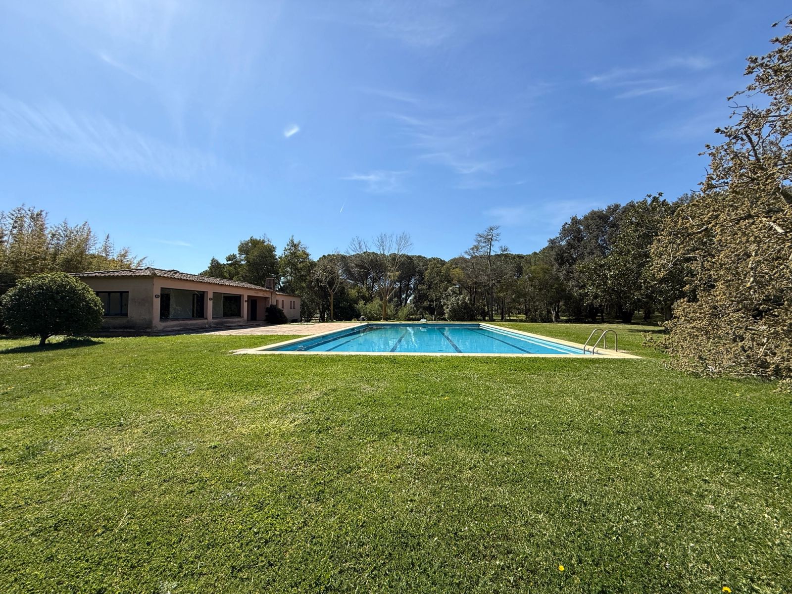 Villa de 6 dormitorios, 6 baños y 1613m² en venta en Mont-ras - foto 15 de 31