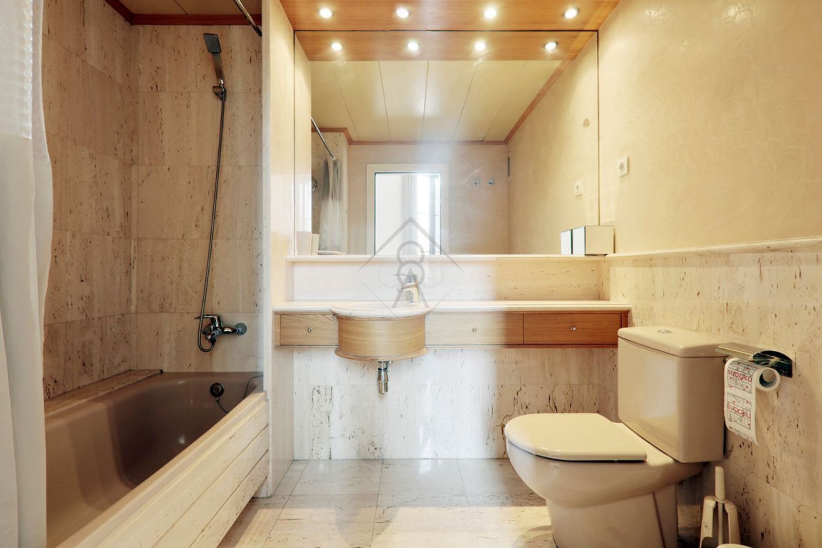 Piso de 2 dormitorios, 2 baños y 110m² en venta en Passeig de Gràcia, Barcelona - foto 22 de 27