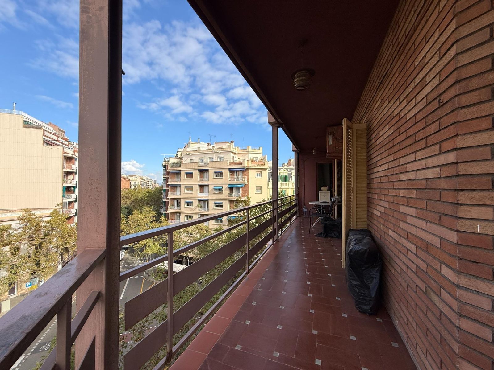 3-bedroom, 2-bathroom 80m² flat for sale in Eixample, Barcelona - photo 2 of 22