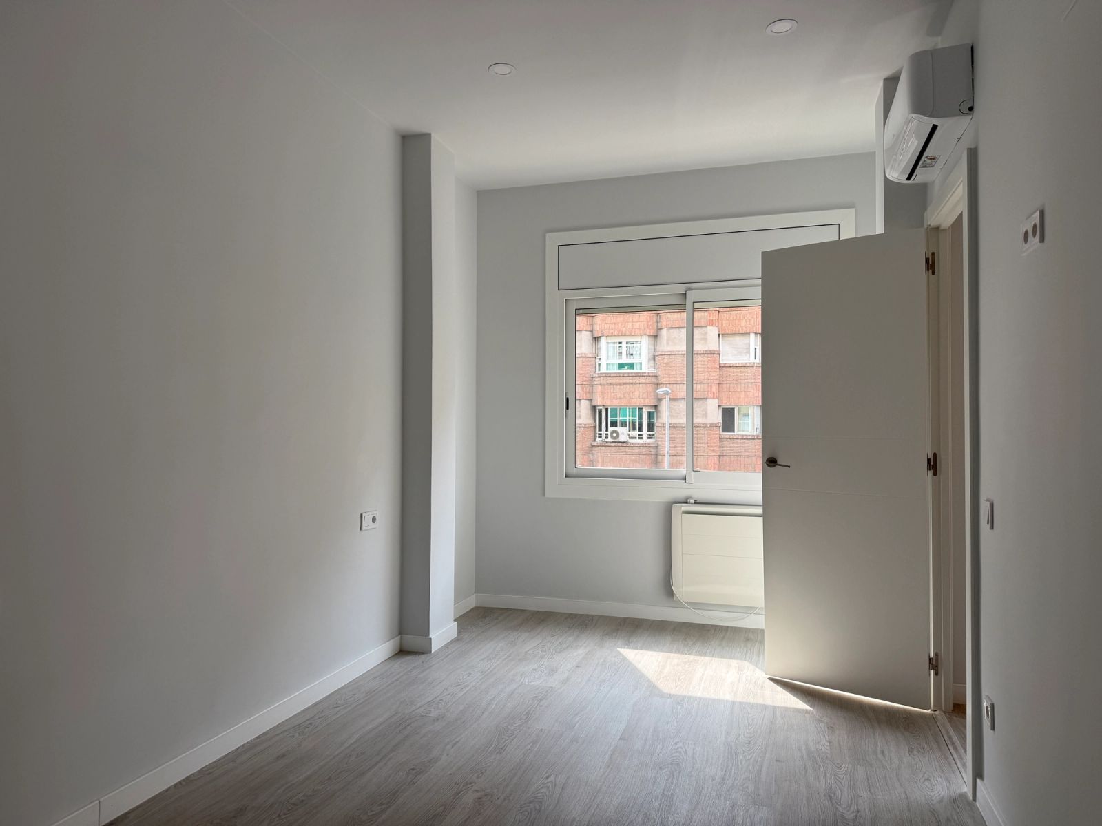 Piso de 4 dormitorios, 2 baños y 114m² en venta en Eixample, Barcelona - foto 8 de 11