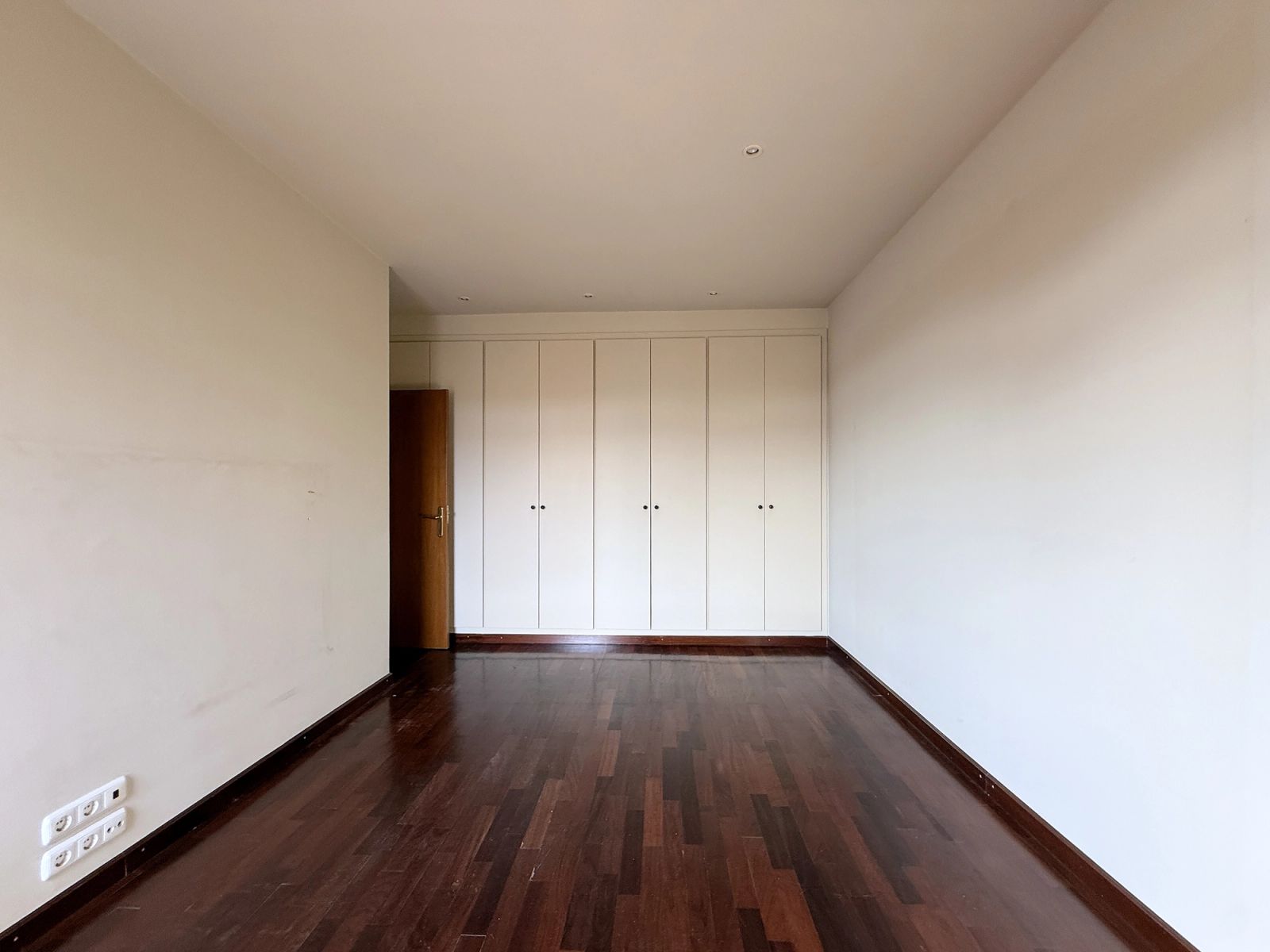 Ático de 7 dormitorios, 5 baños y 347m² en venta en Les Tres Torres, Barcelona - foto 29 de 45