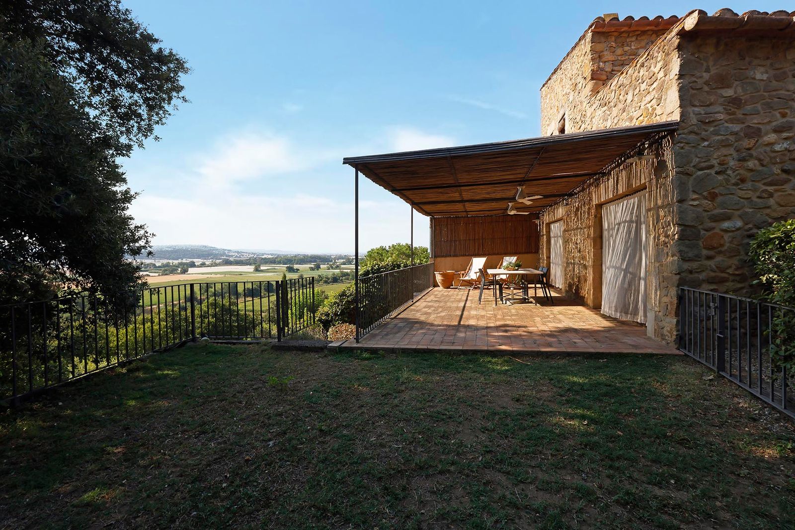 Propiedad de 3 dormitorios, 3 baños y 260m² en venta en Castell del Emporda, La Bisbal - foto 23 de 50