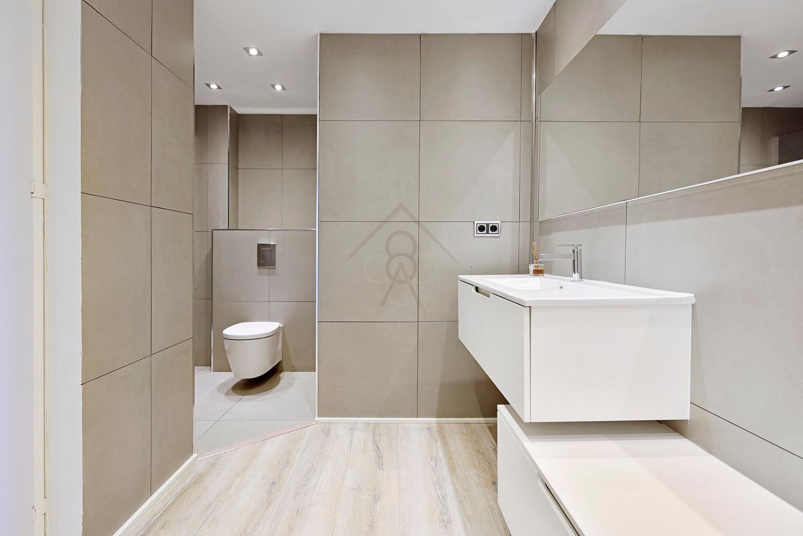 Piso de 3 dormitorios, 3 baños y 130m² en alquiler de temporada en Les Corts, Barcelona - foto 27 de 27