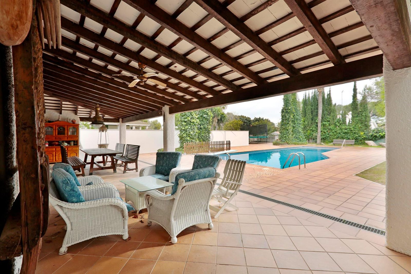 Casa de 6 dormitorios, 4 baños y 320m² en venta en Roda de Berà, Roda de Berà - foto 1 de 43