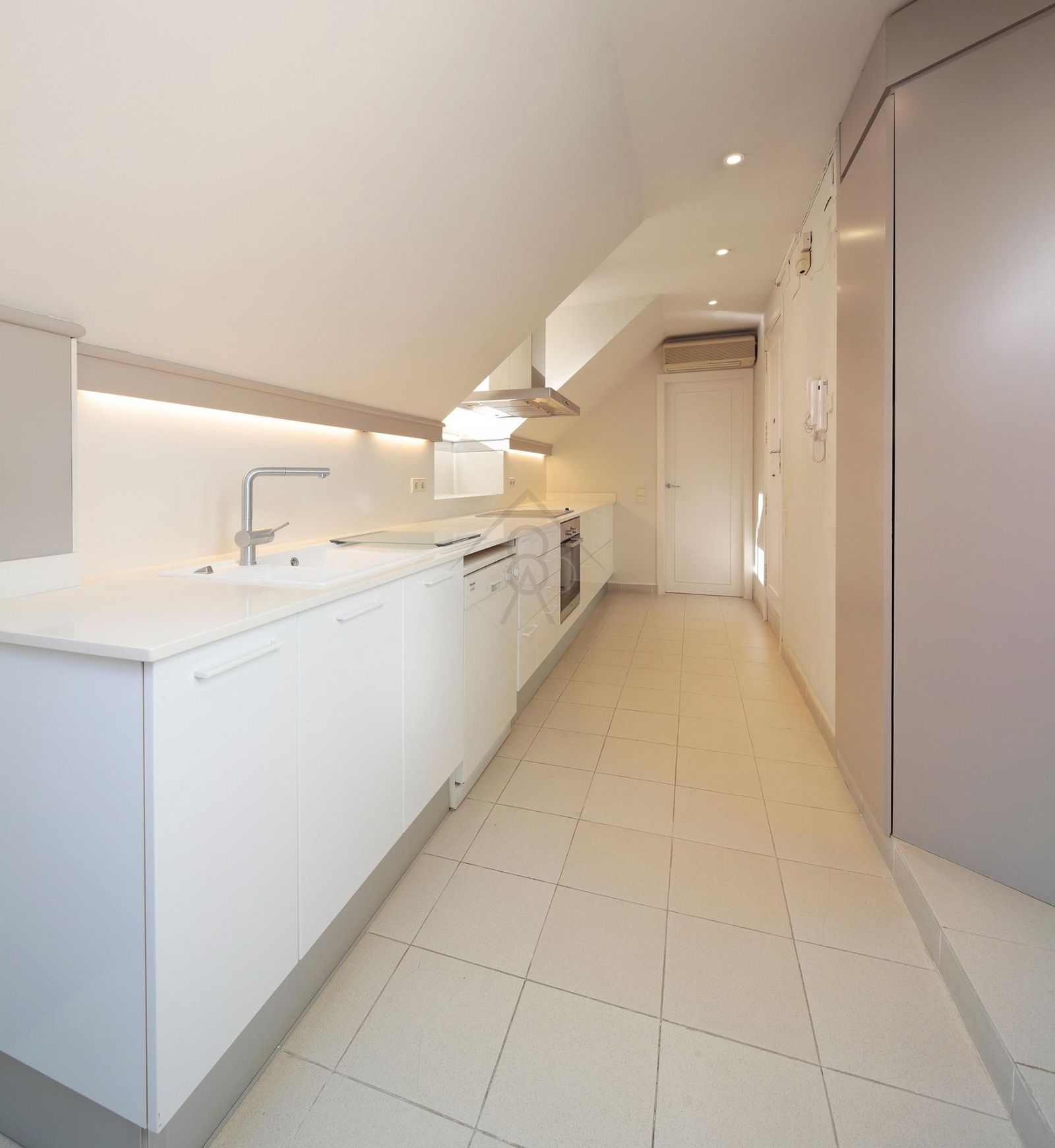 Ático de 4 dormitorios, 3 baños y 234m² en venta en Sarrià - Sant Gervasi, Barcelona - foto 12 de 38