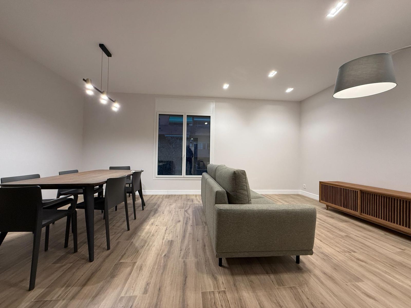 Piso de 4 dormitorios, 2 baños y 140m² en venta en Eixample, Barcelona - foto 3 de 37
