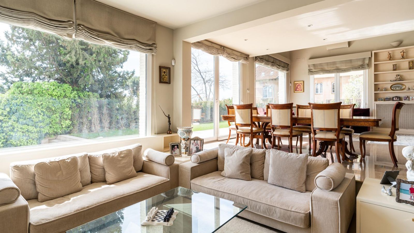 Casa de 4 dormitorios, 4 baños y 237m² en alquiler en Pedralbes, Barcelona - foto 3 de 82