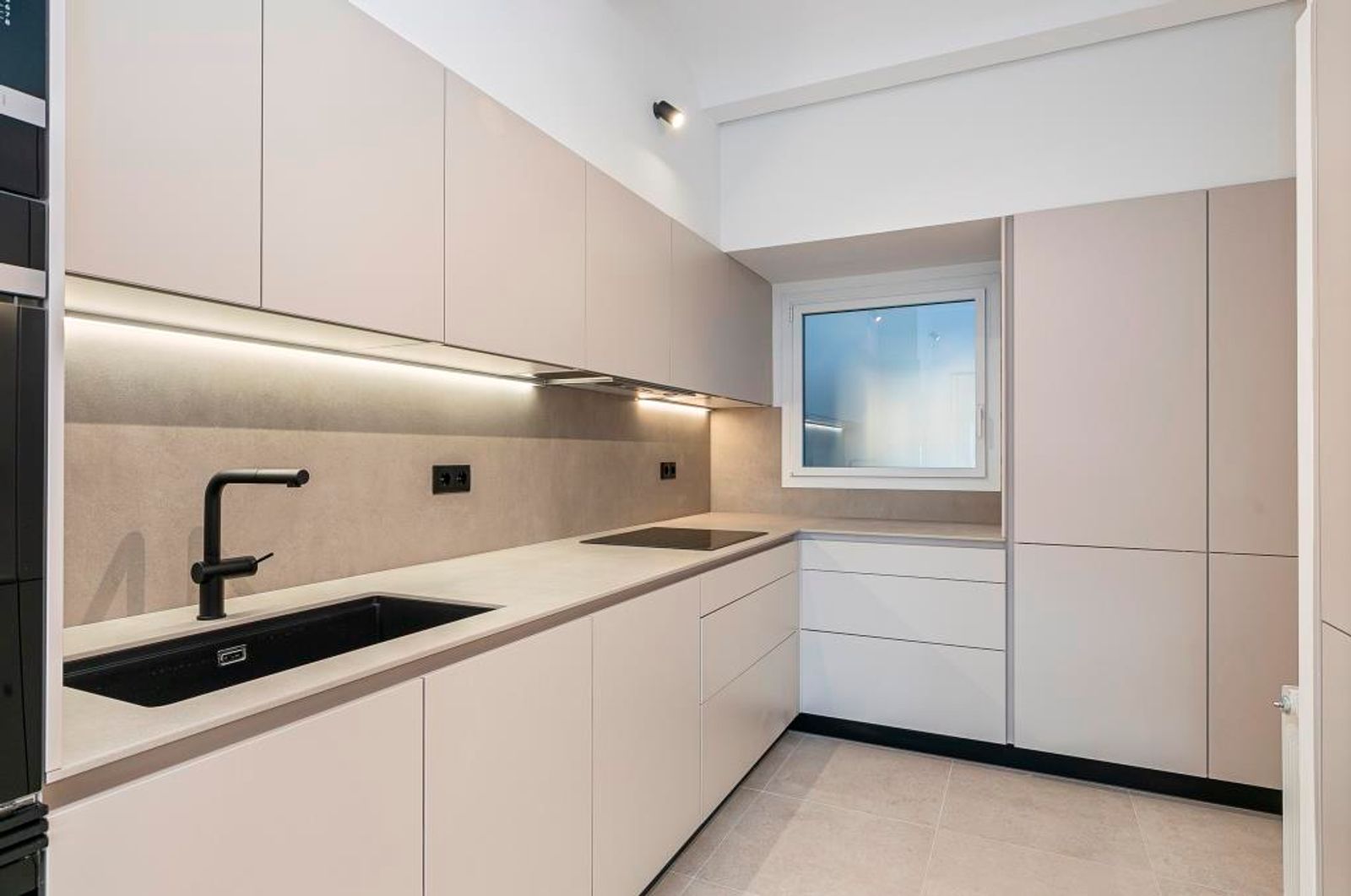 Piso de 4 dormitorios, 2 baños y 152m² en venta en Les Corts, Barcelona - foto 10 de 43