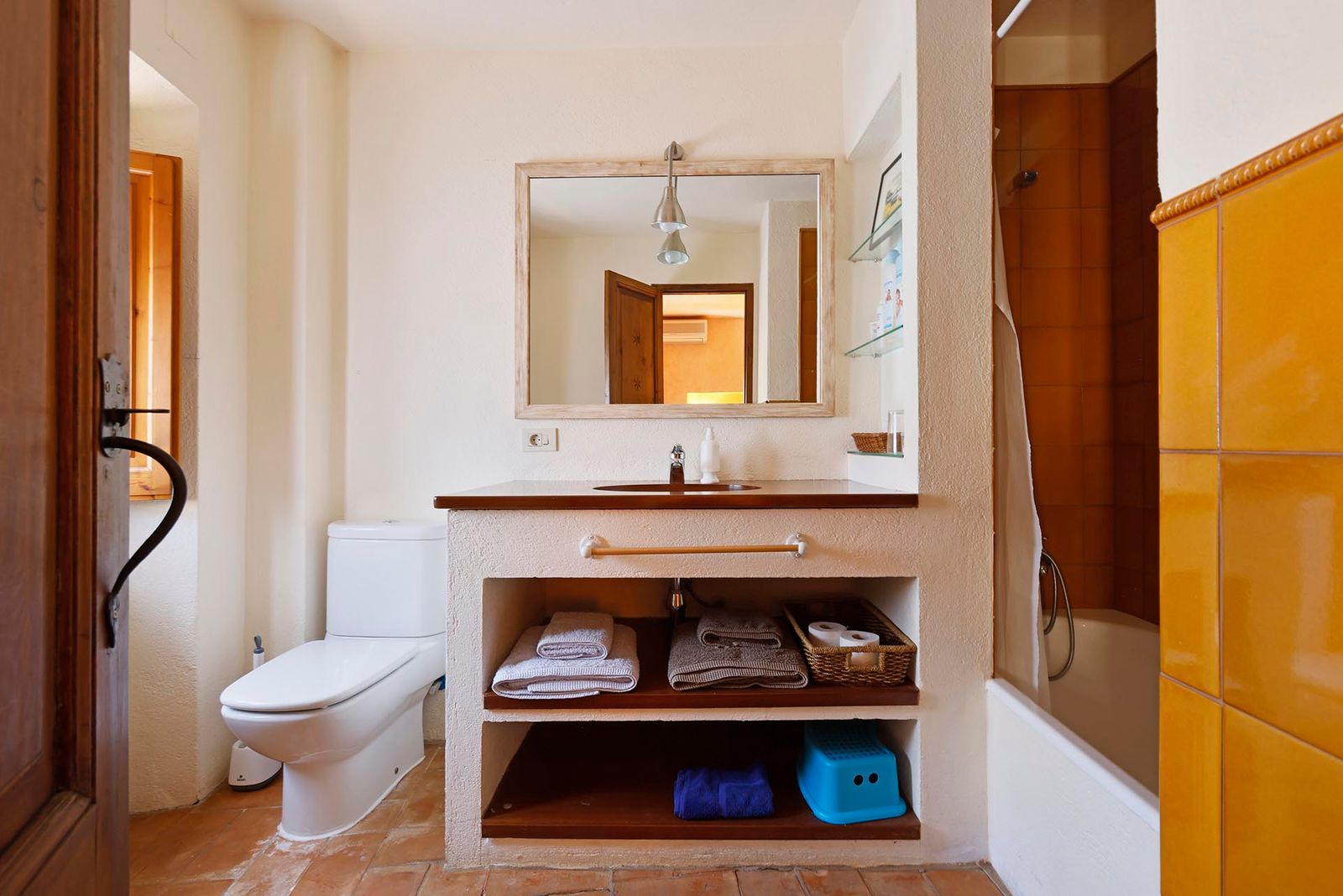 Propiedad de 3 dormitorios, 3 baños y 260m² en venta en Castell del Emporda, La Bisbal - foto 45 de 50