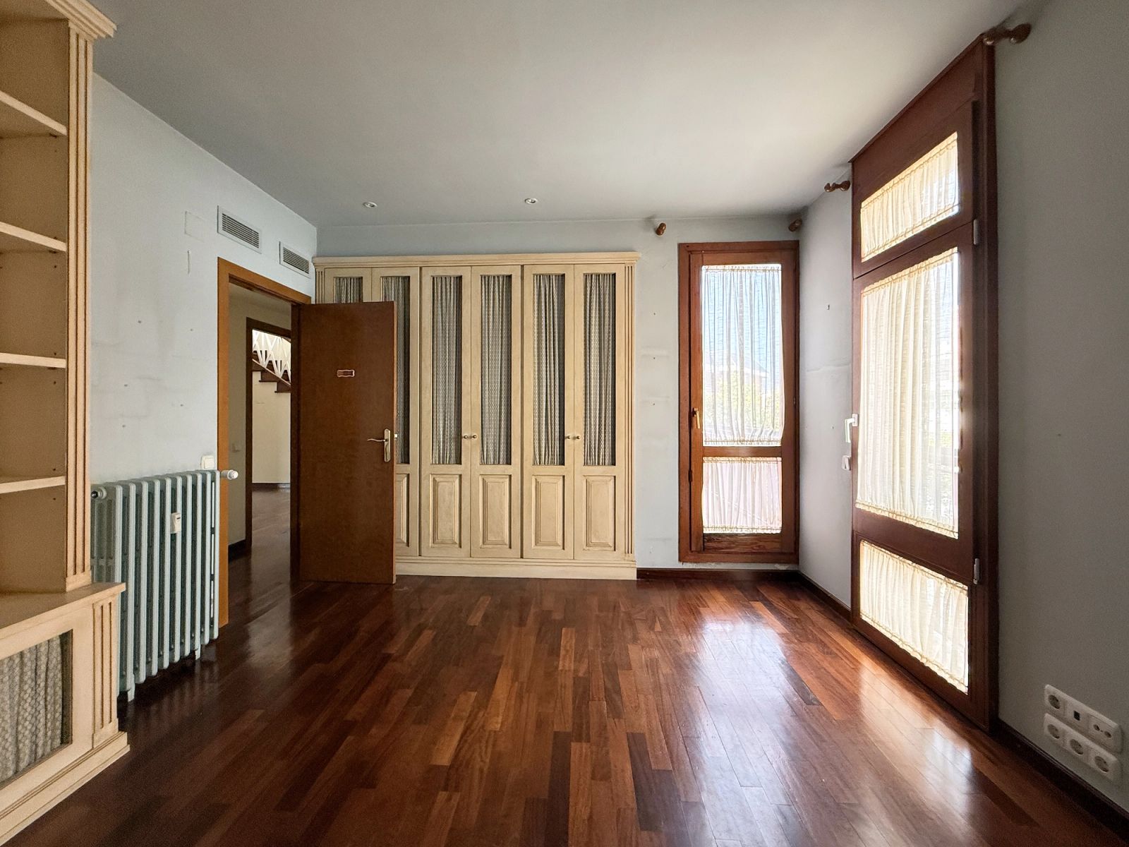 Ático de 7 dormitorios, 5 baños y 347m² en venta en Les Tres Torres, Barcelona - foto 7 de 45