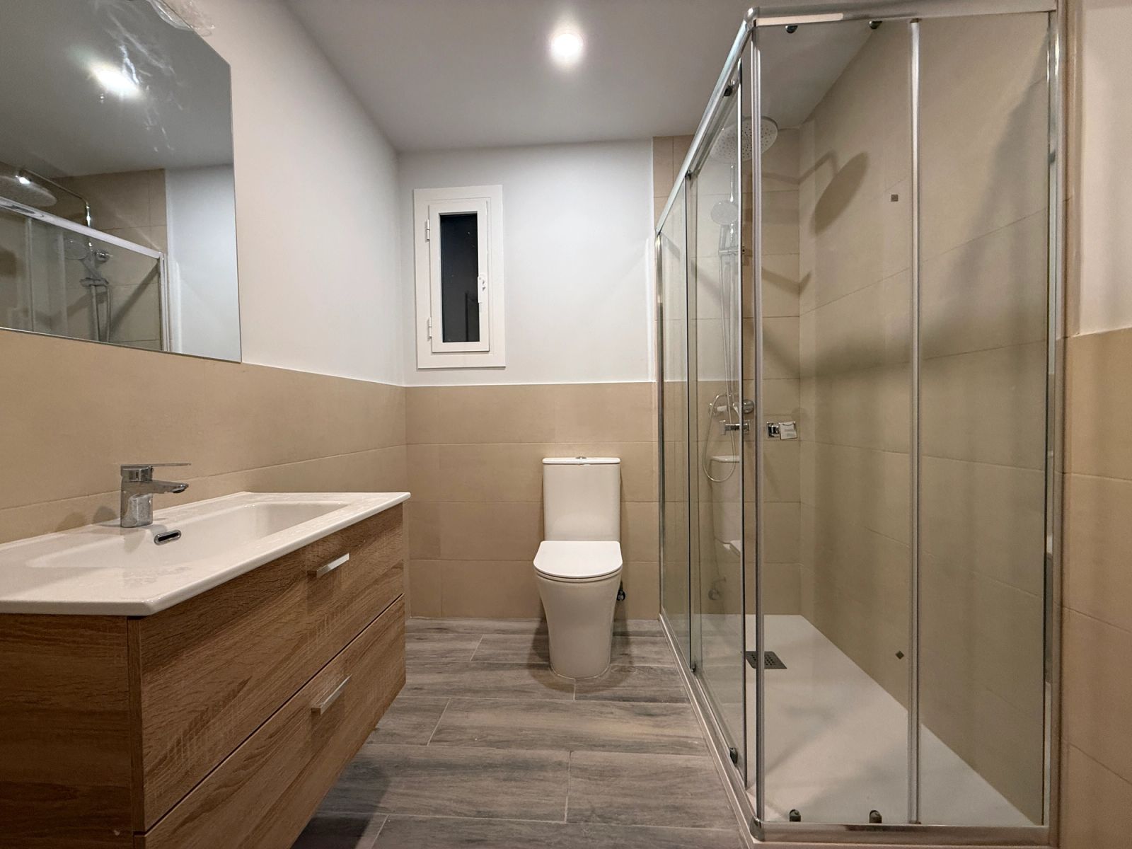 Piso de 4 dormitorios, 2 baños y 114m² en venta en Eixample, Barcelona - foto 4 de 11