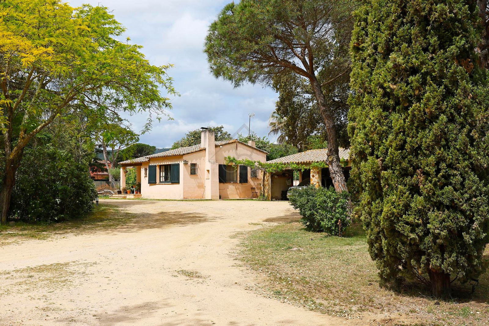 6-bedroom, 6-bathroom 1613m² villa for sale in Mont-Ras, Mont-ras - photo 35 of 35