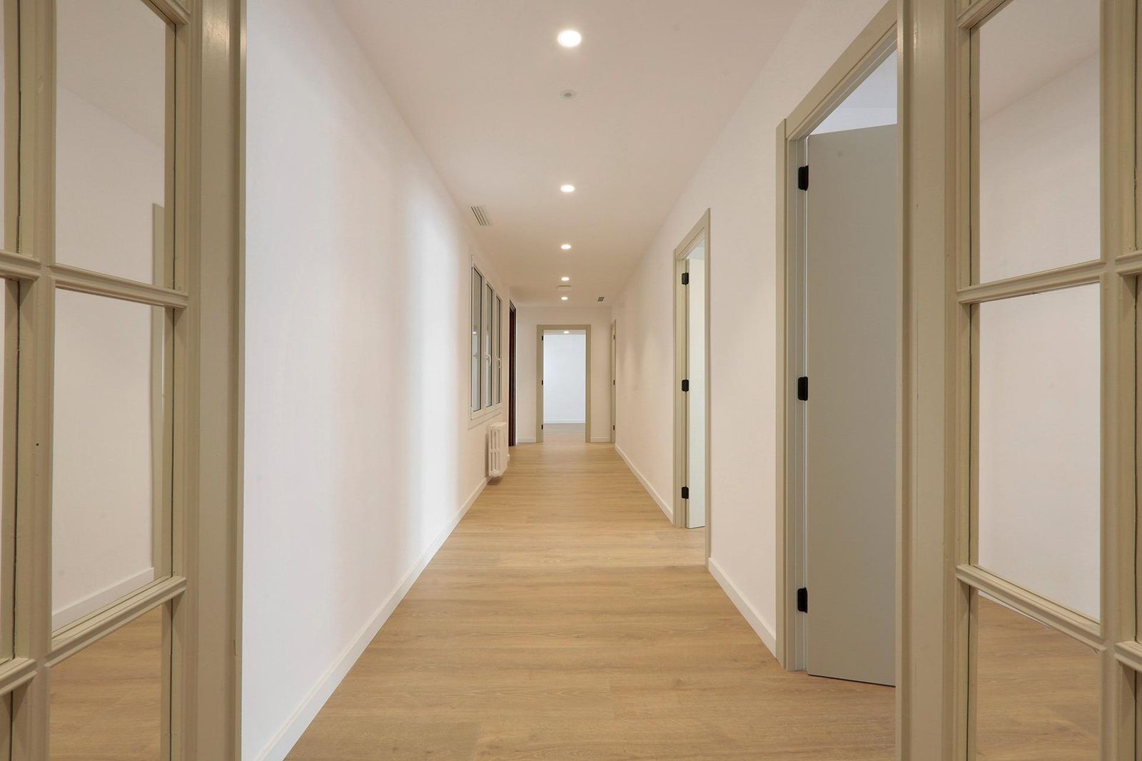 Apartamento de 6 dormitorios, 6 baños y 600m² en venta en Turó Park, Barcelona - foto 32 de 50